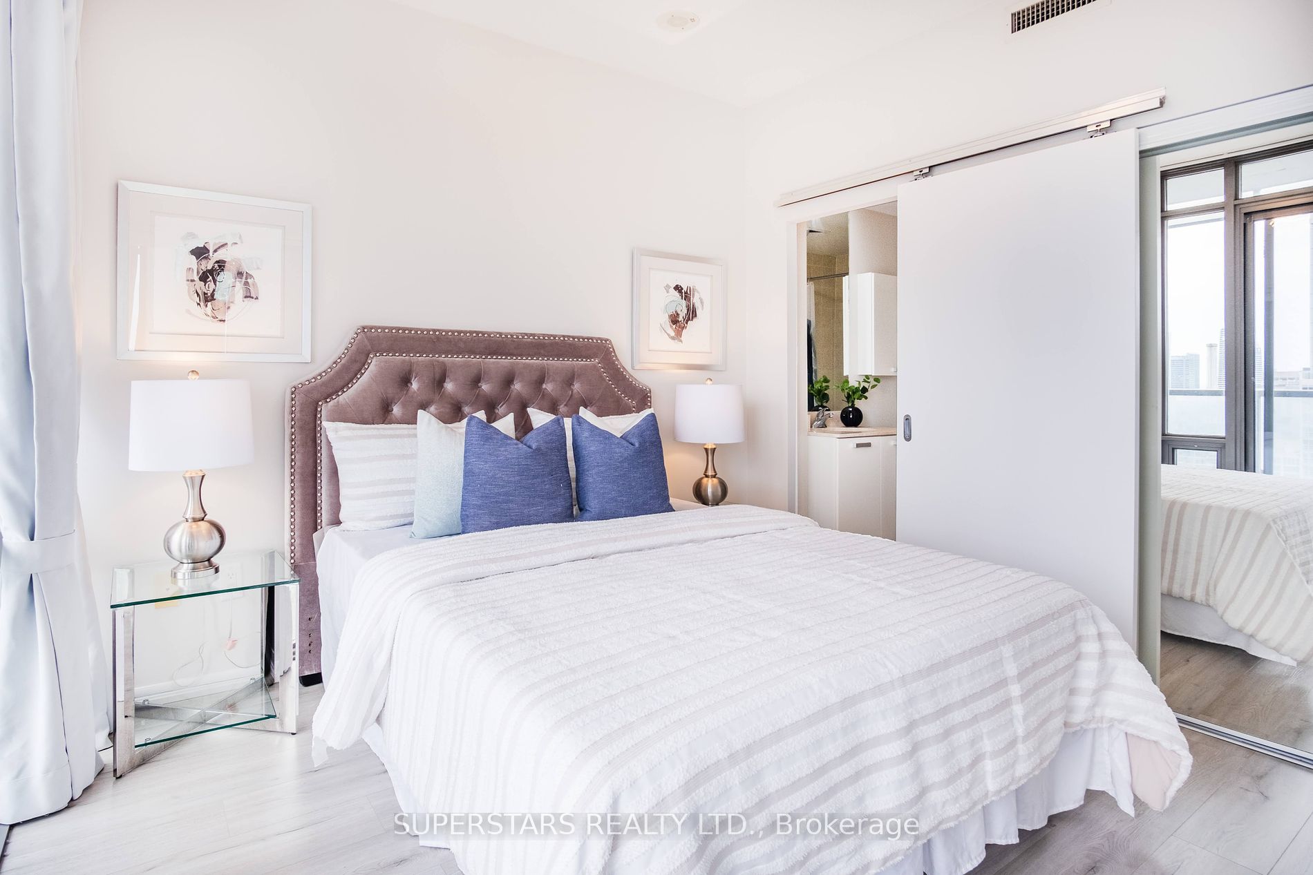 38 Grenville St, #3806