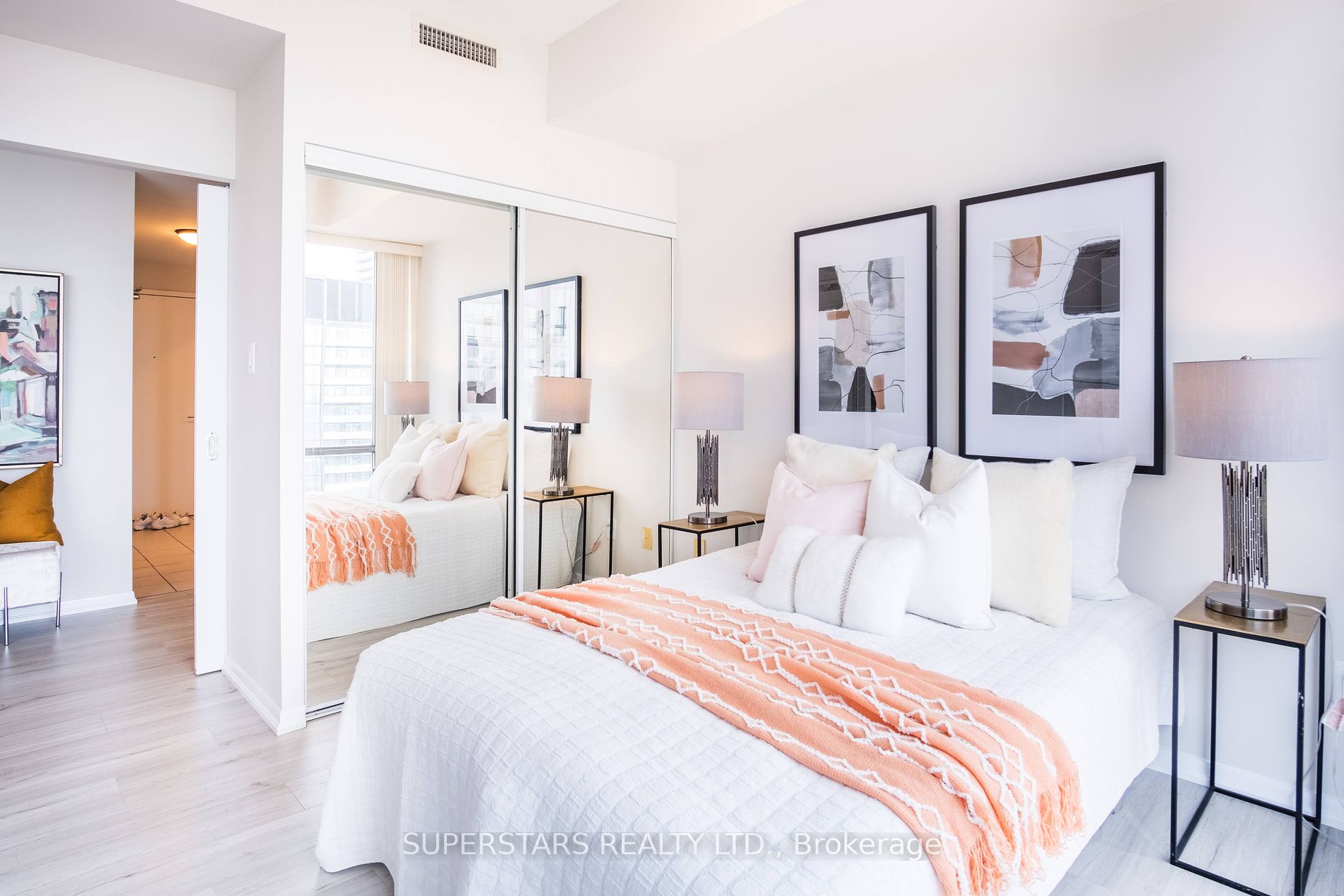 38 Grenville St, #3806