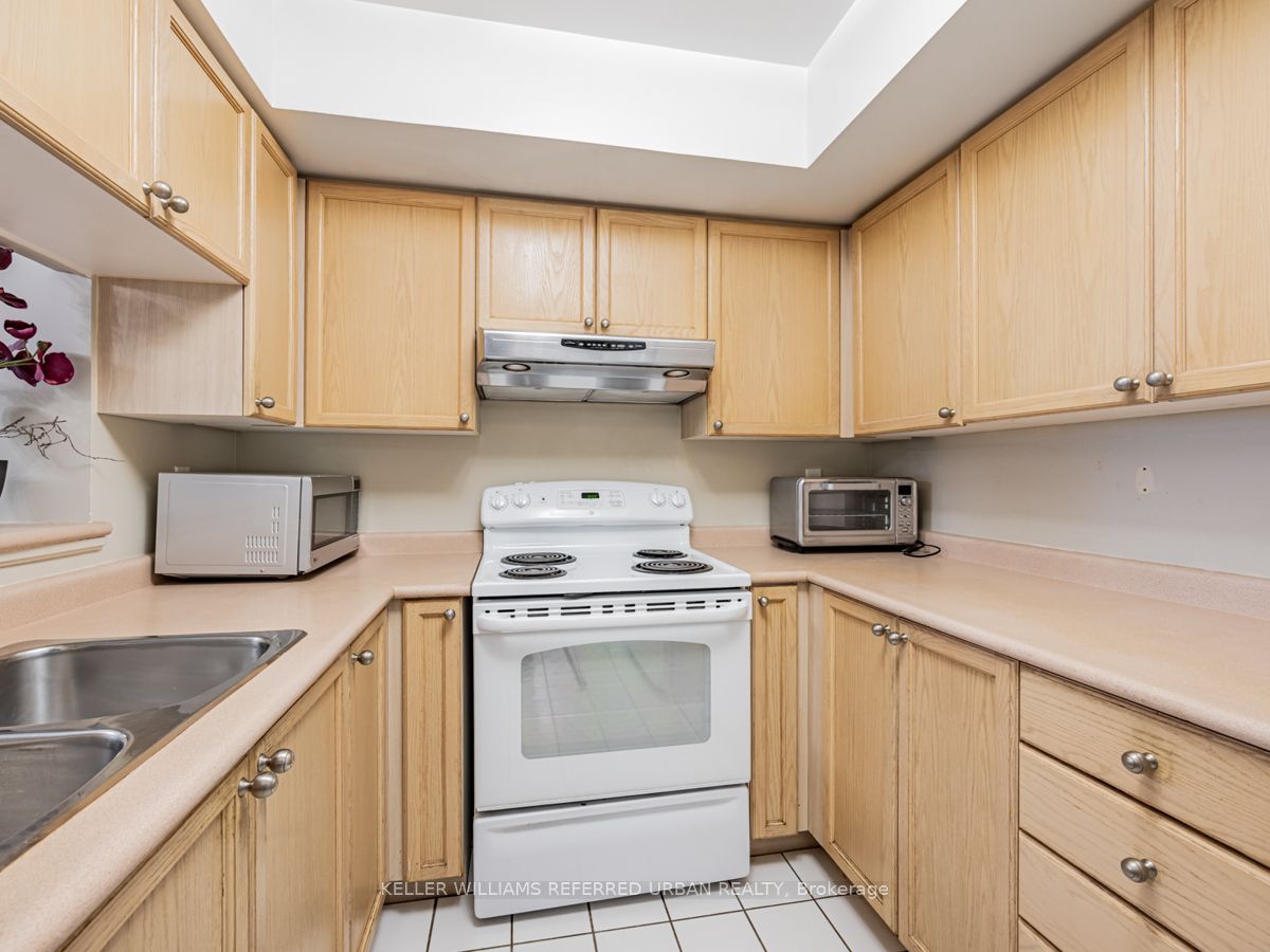 2 Covington Road #PH205