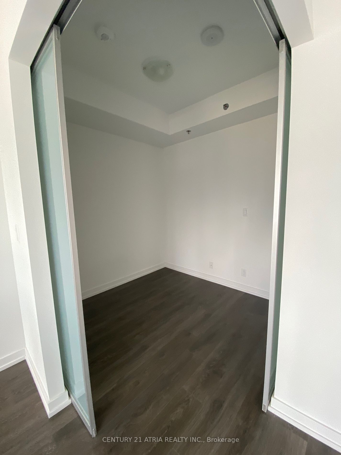 203 College St, #1307