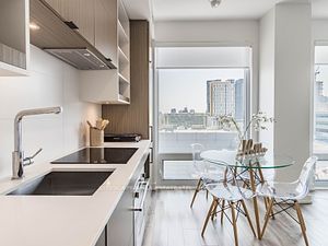 20 Edward St N, #1302