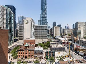 20 Edward St N, #1302