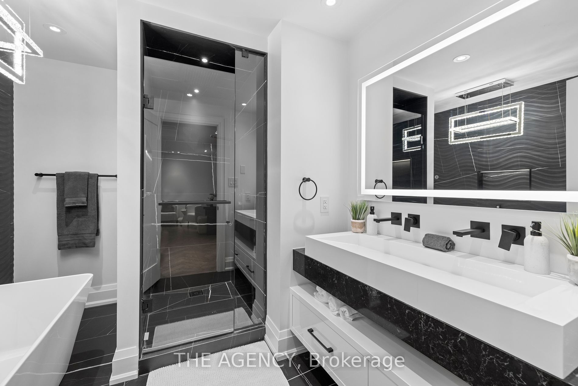 95 Risebrough Ave