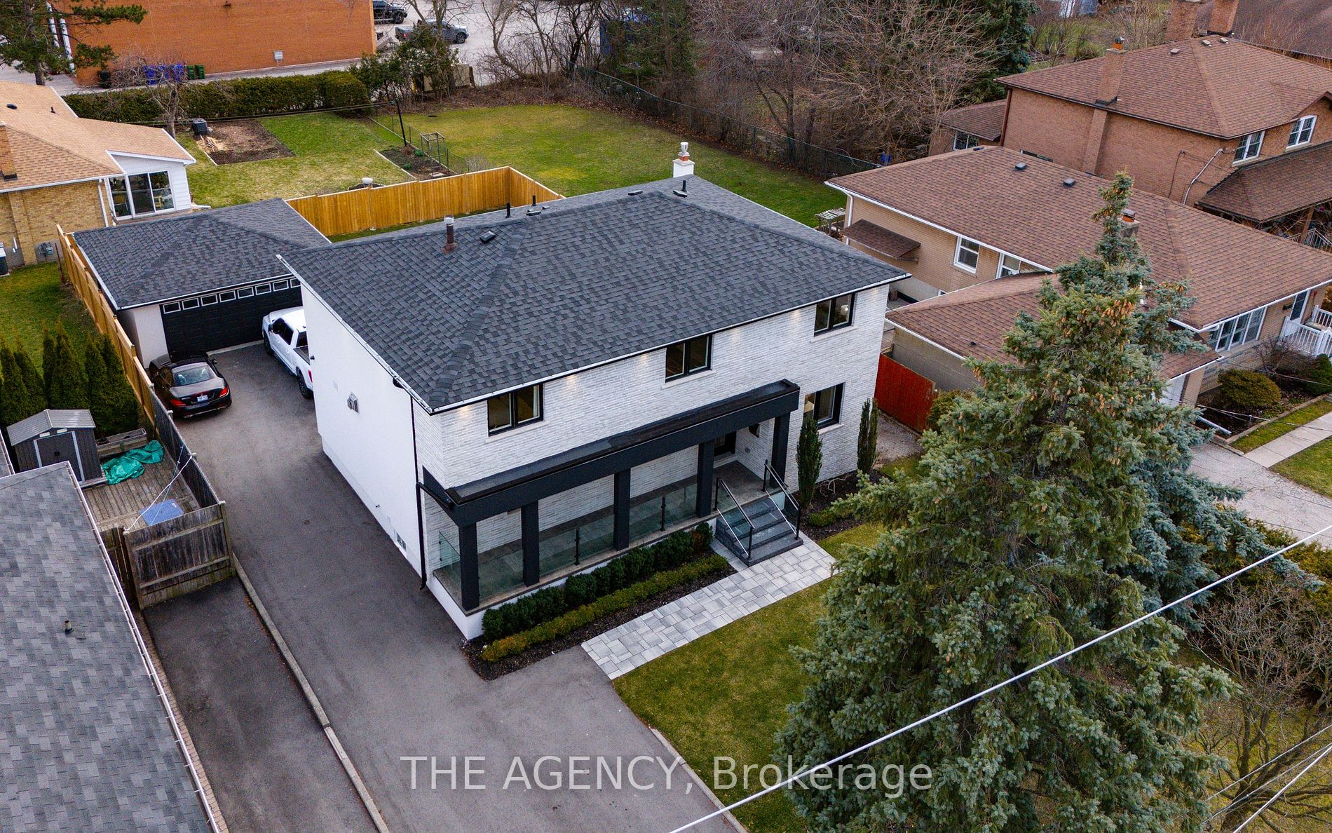 95 Risebrough Ave