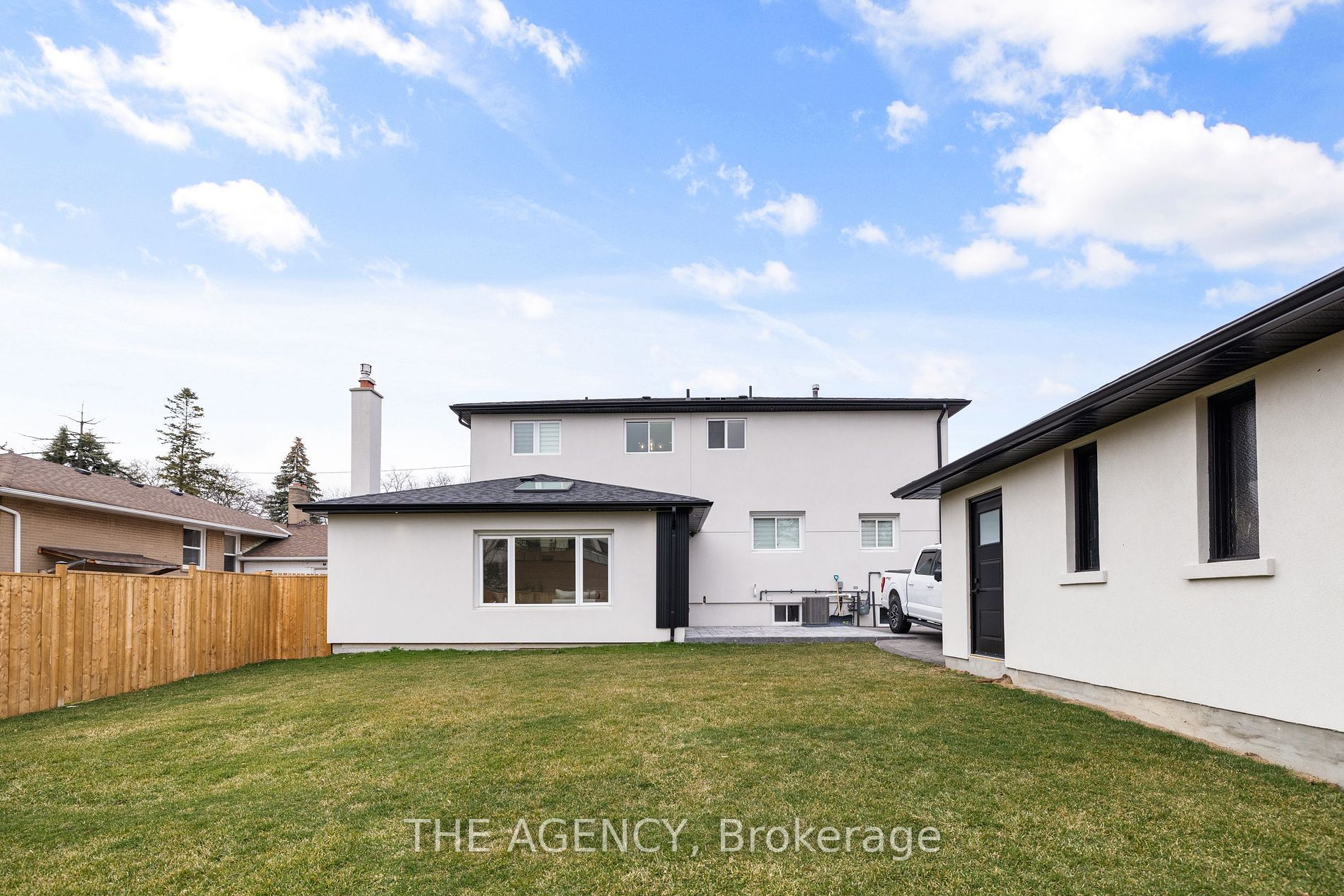 95 Risebrough Ave