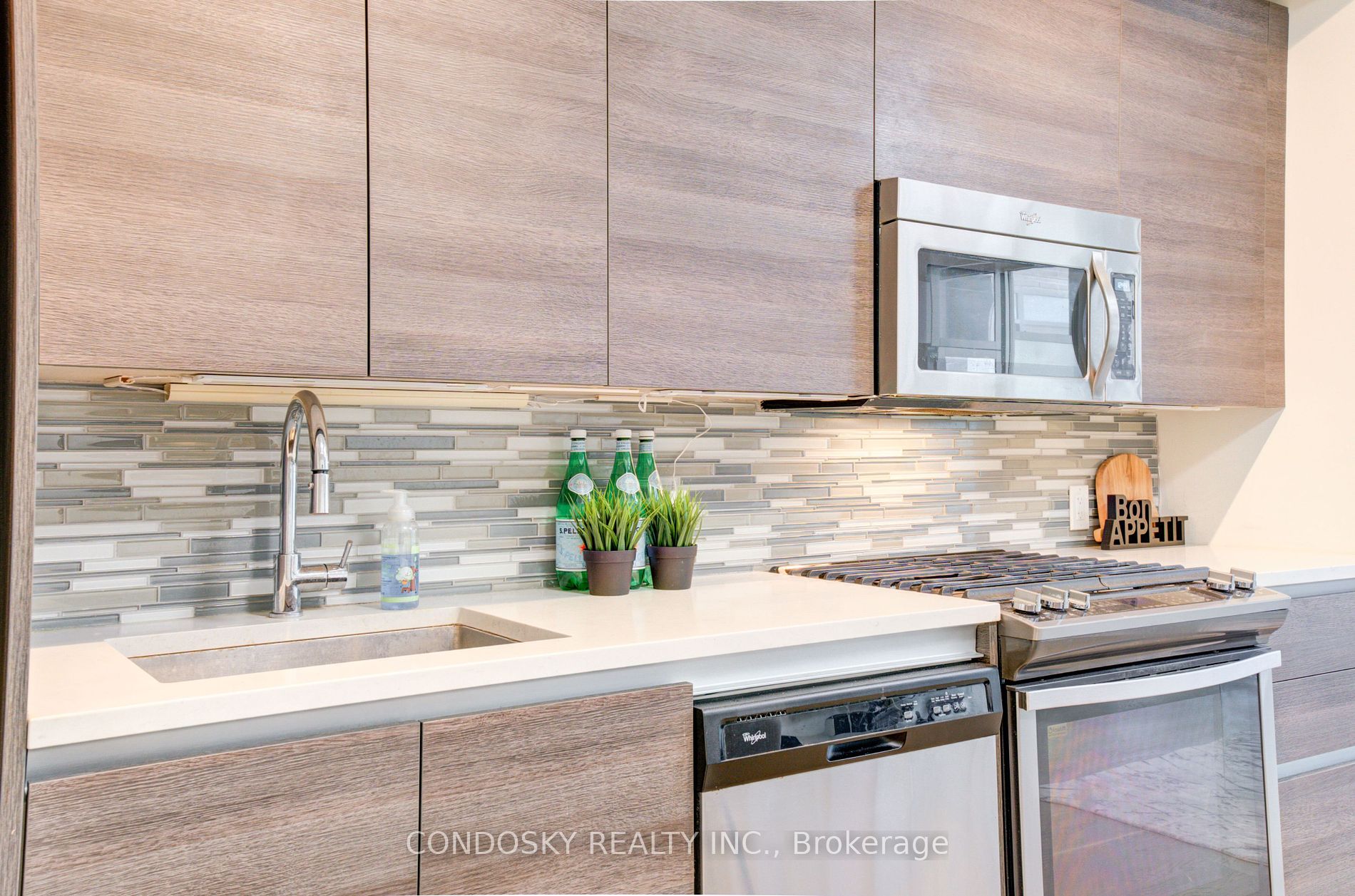 111 Bathurst St, #521