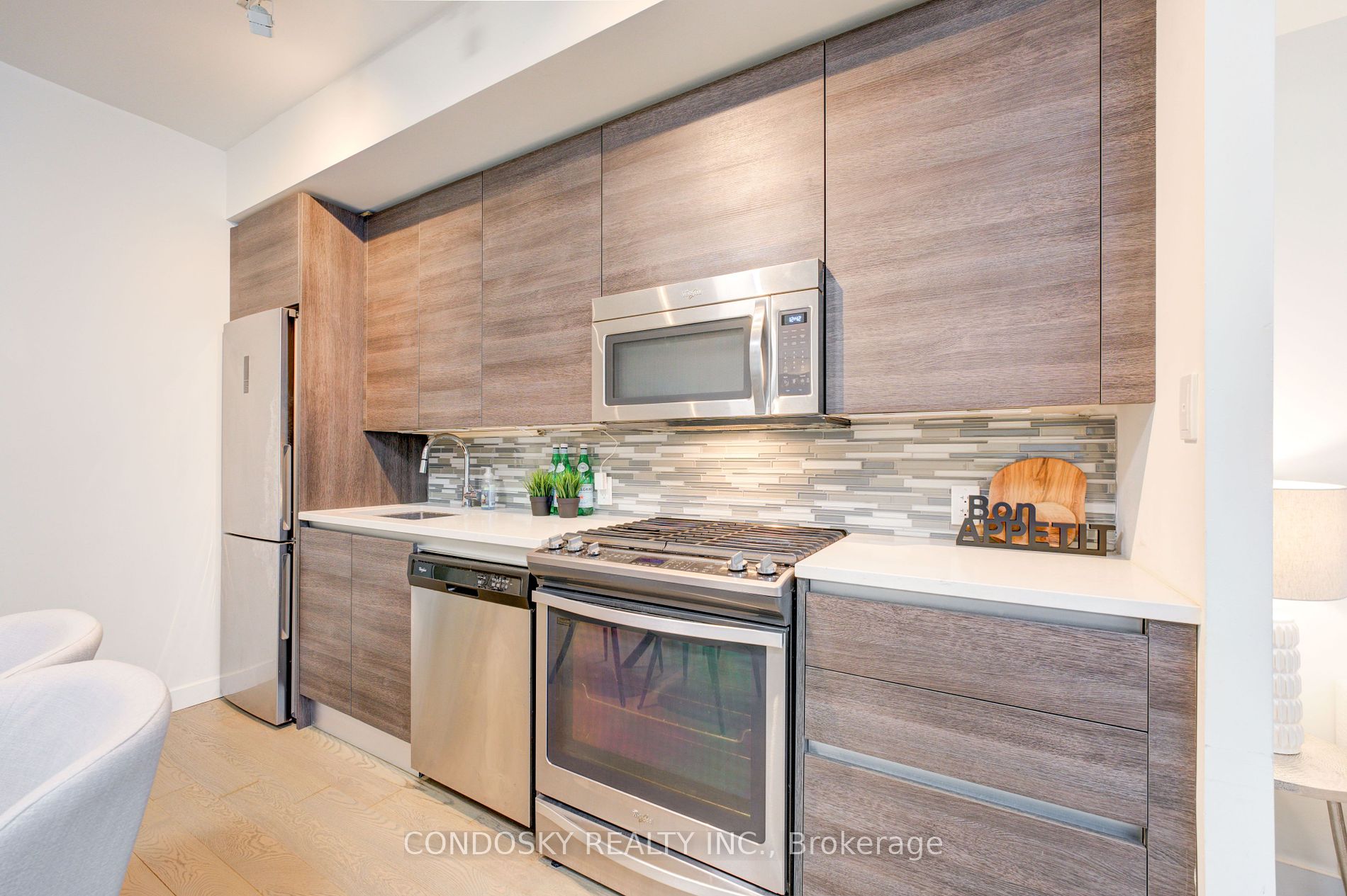 111 Bathurst St, #521