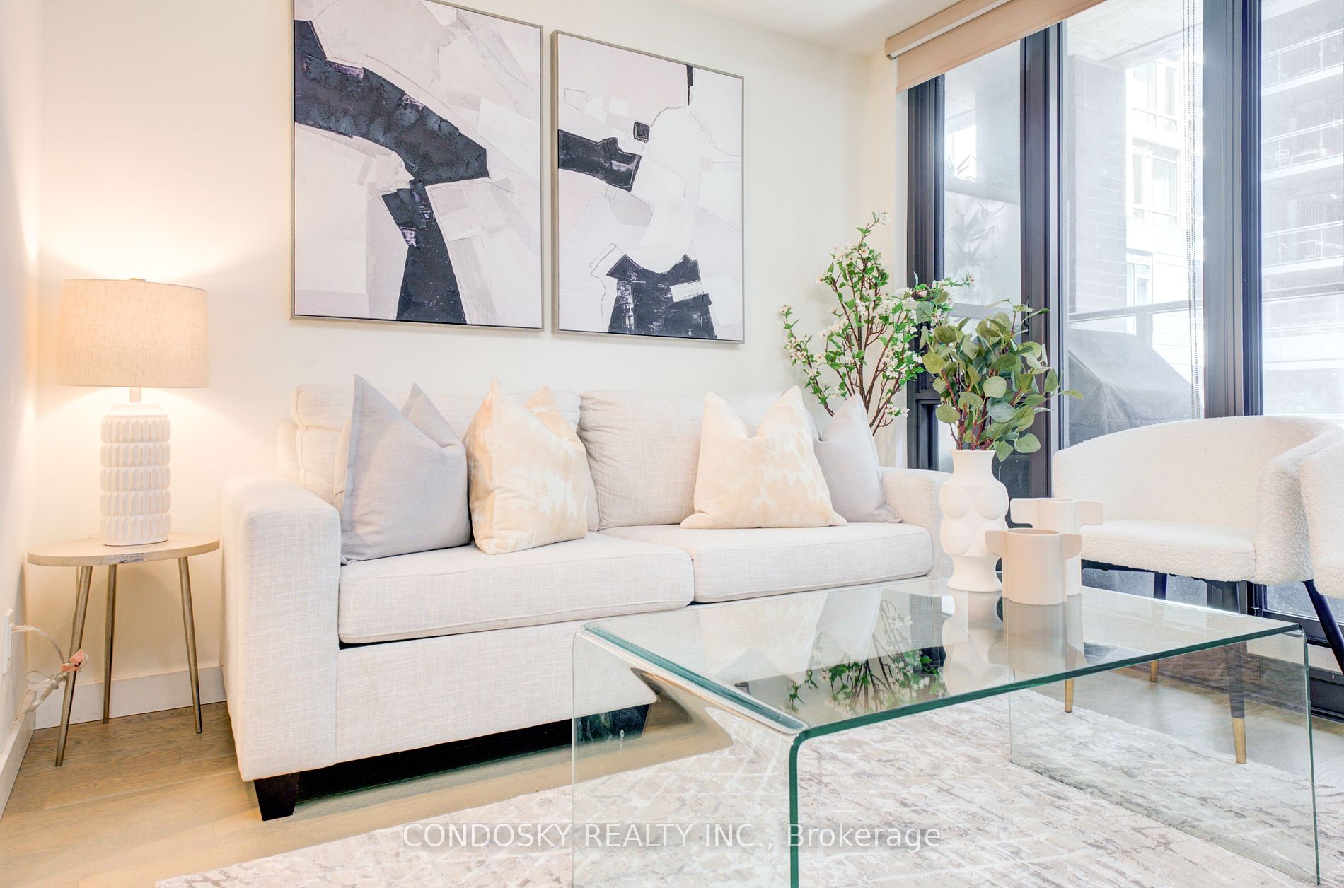 111 Bathurst St, #521