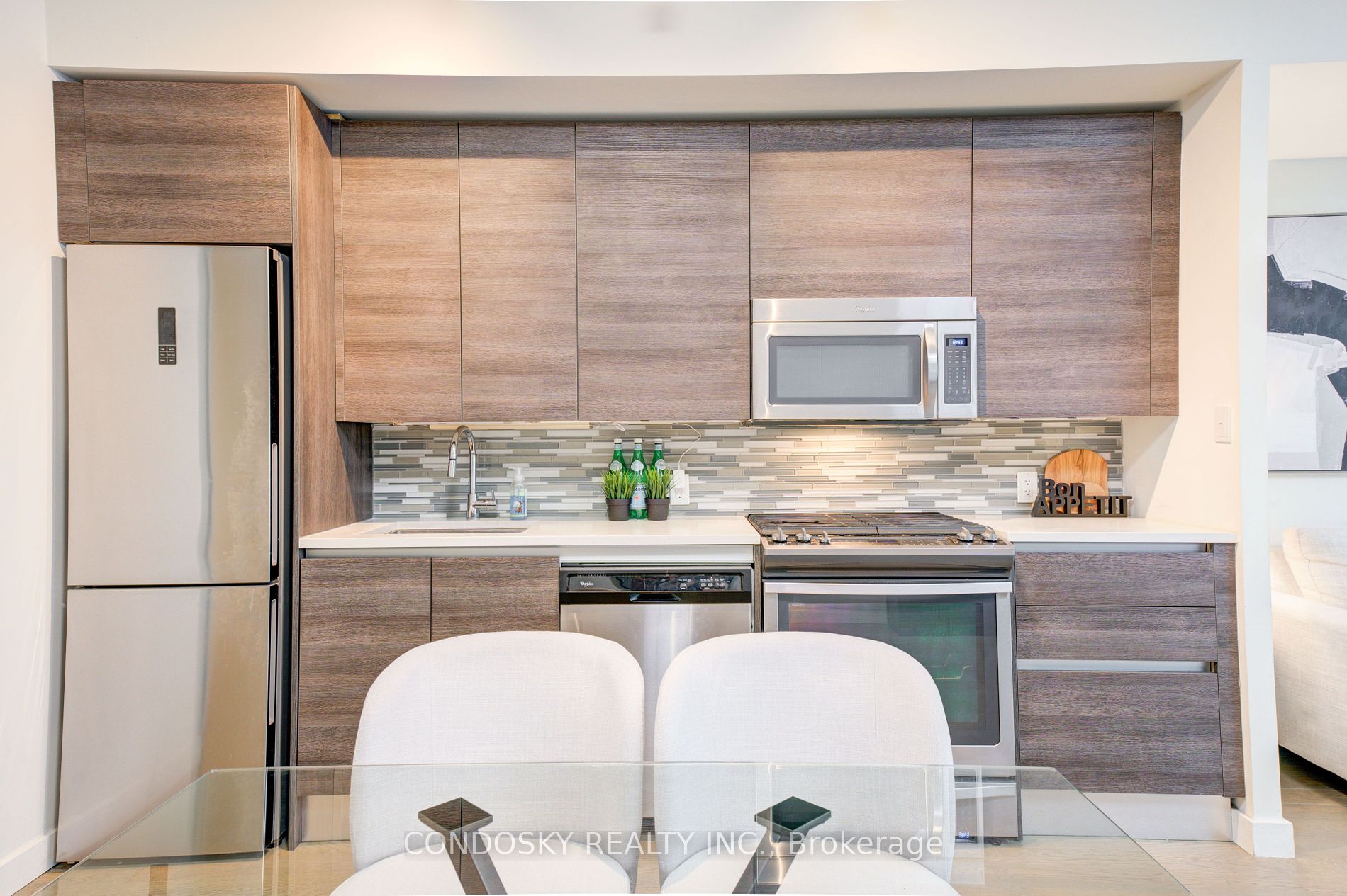 111 Bathurst St, #521