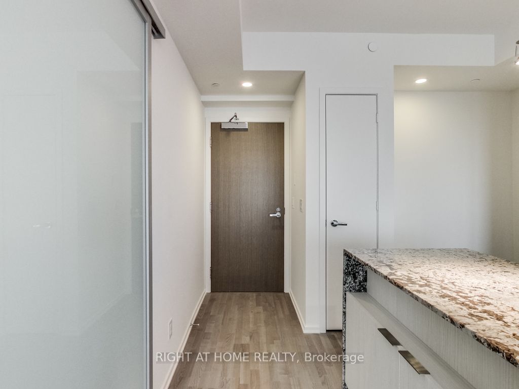 1 Bloor Street E, #3312