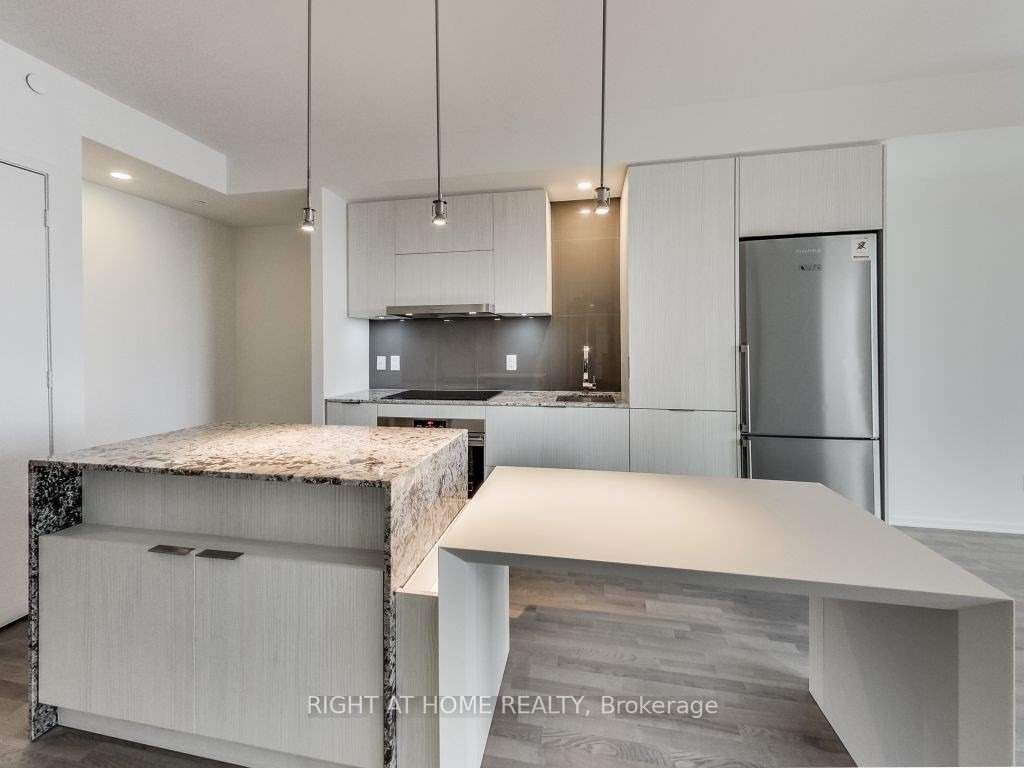 1 Bloor Street E, #3312