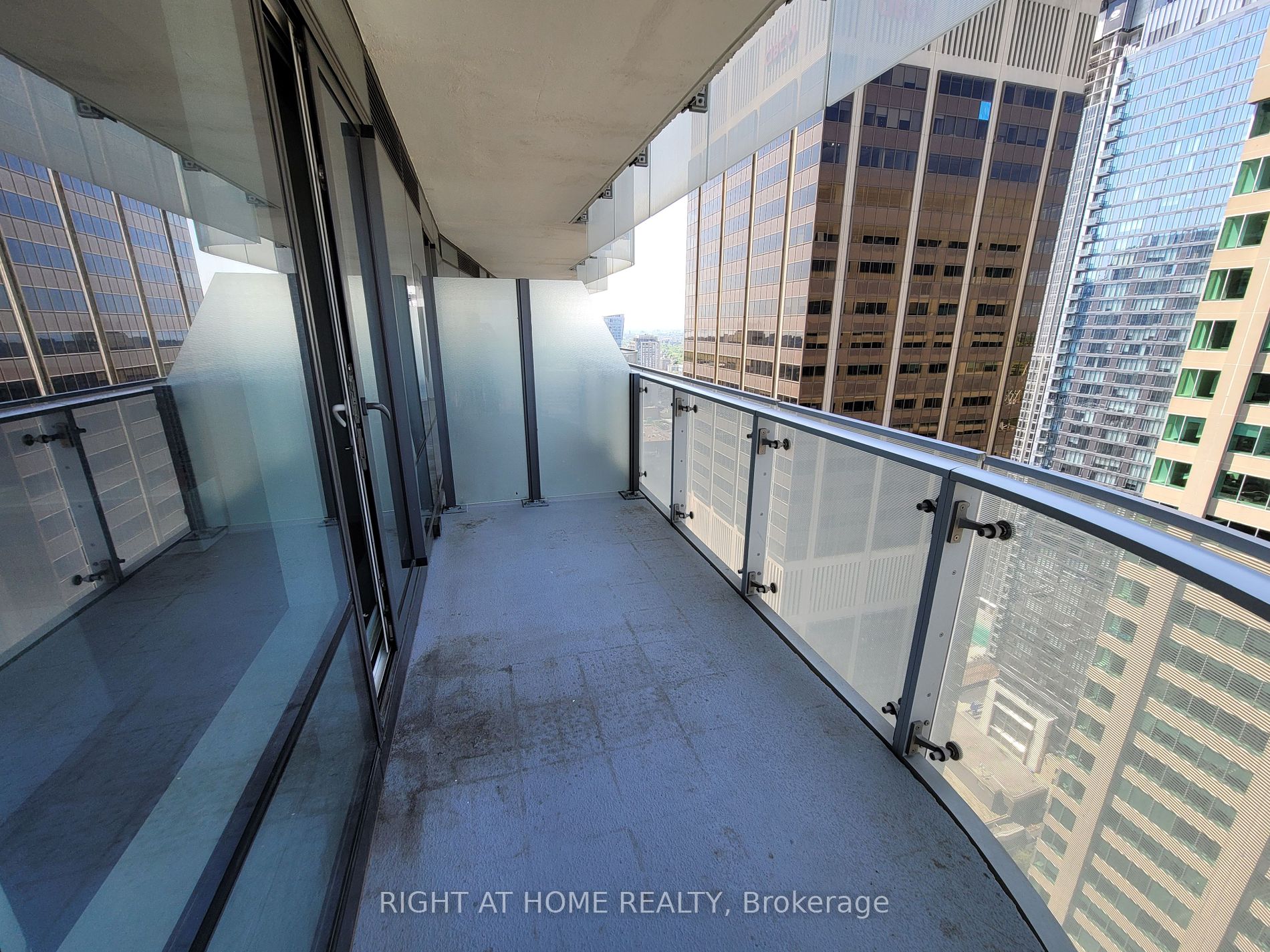 1 Bloor Street E, #3312