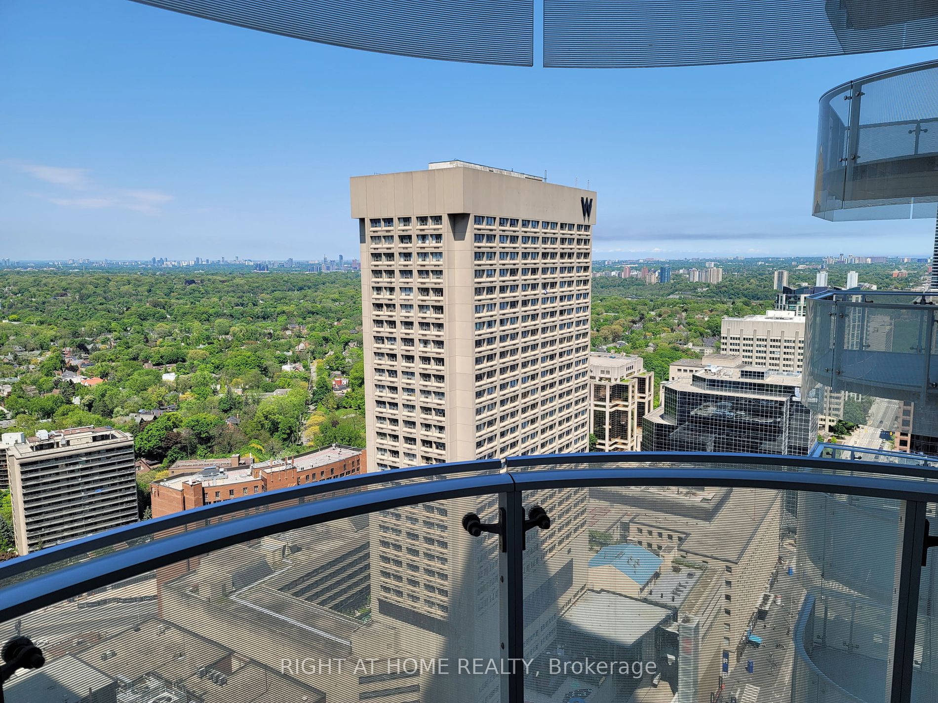 1 Bloor Street E, #3312