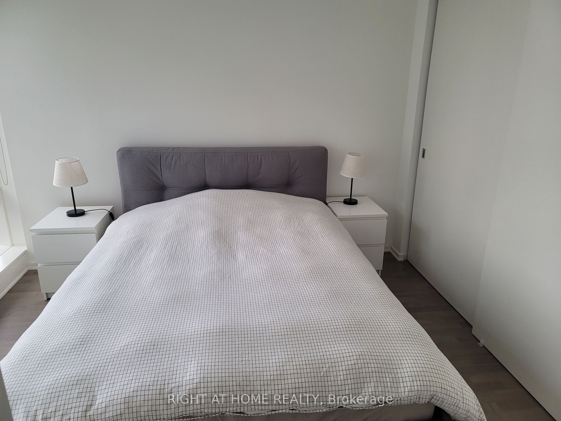 1 Bloor Street E, #3312