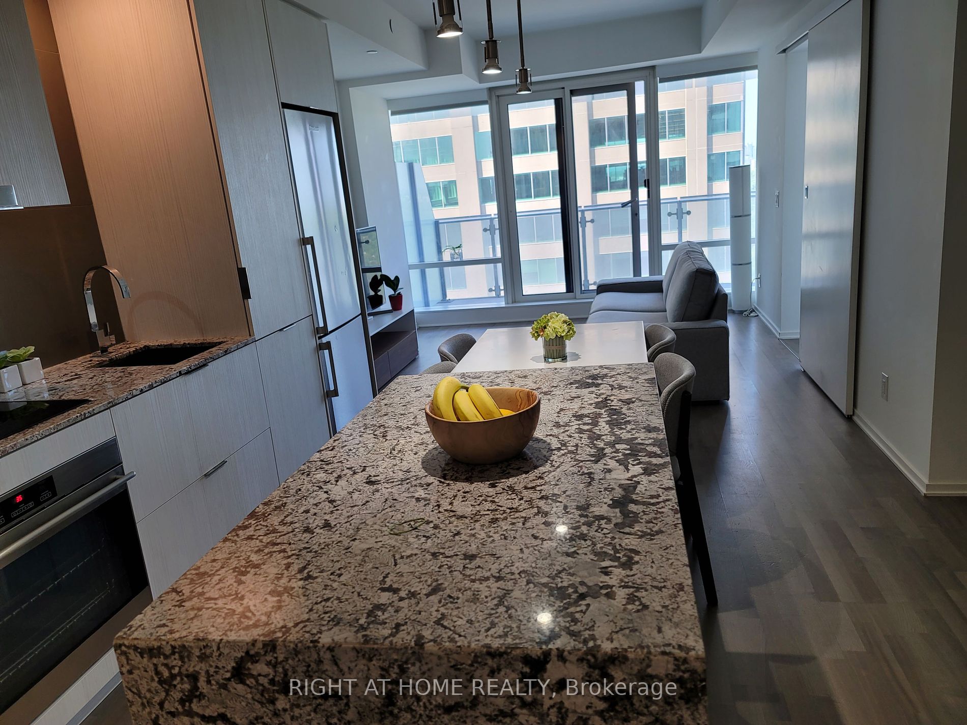 1 Bloor Street E, #3312