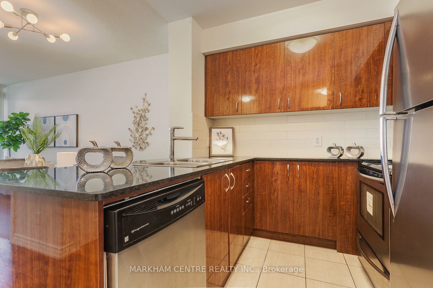 5793 Yonge Street, #216