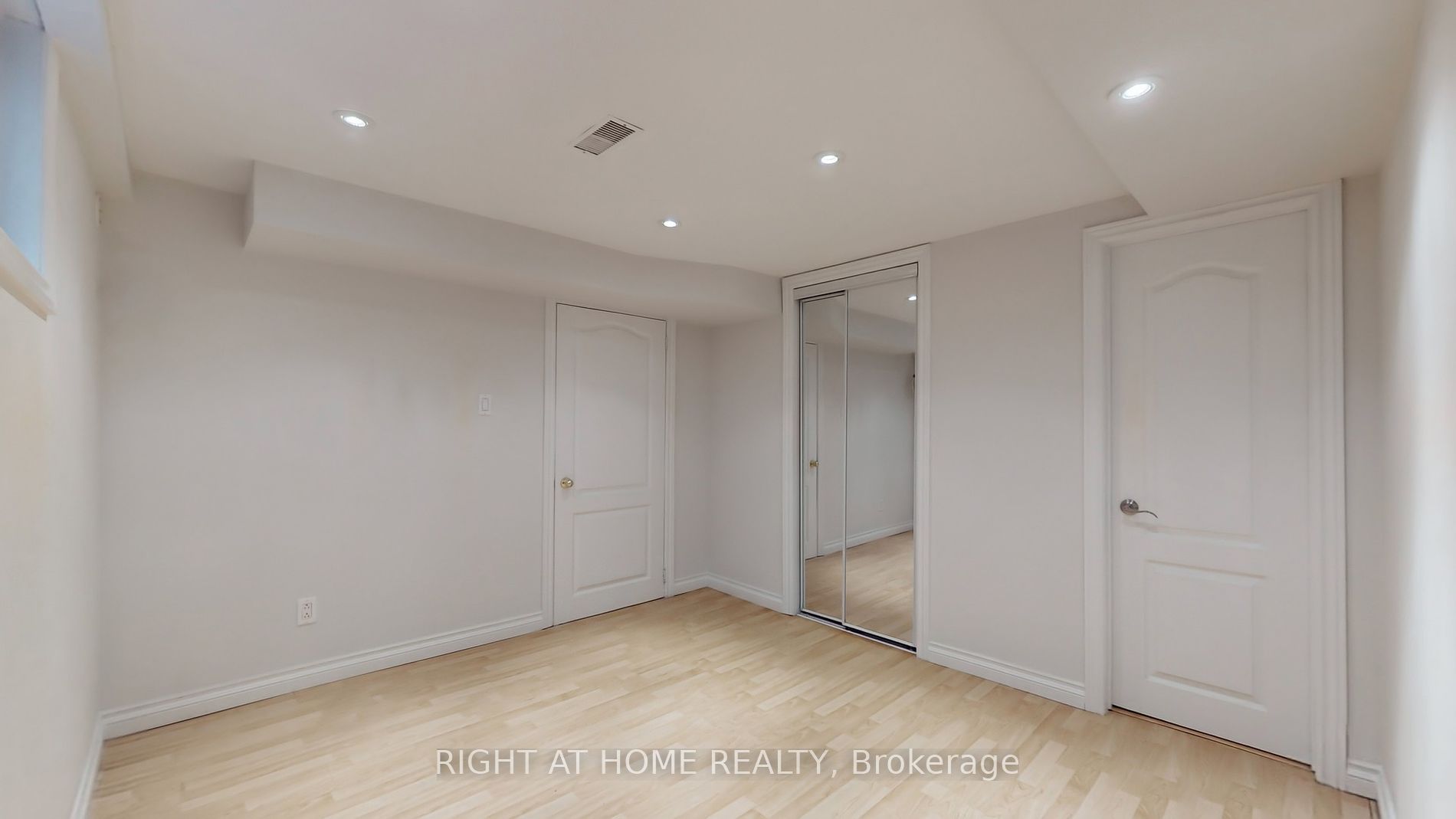 73 Nymark Ave