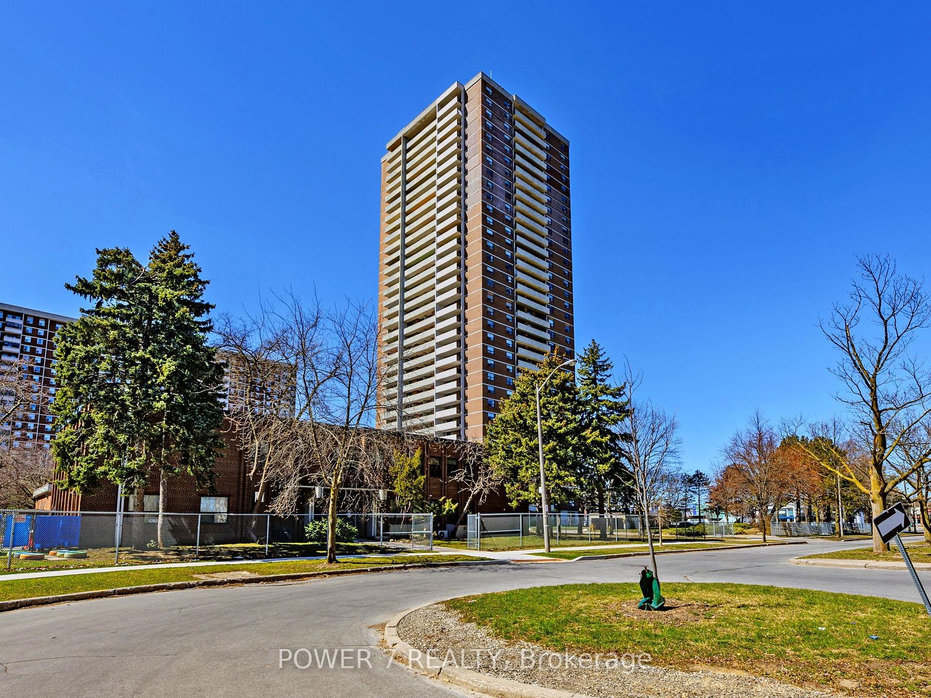 10 Tangreen Court, #407