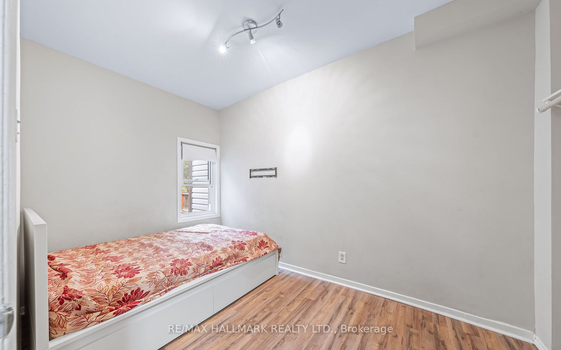 180 Lippincott Street