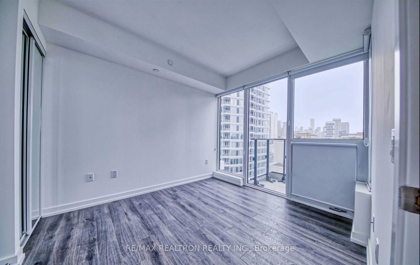 77 Shuter St E, #1910