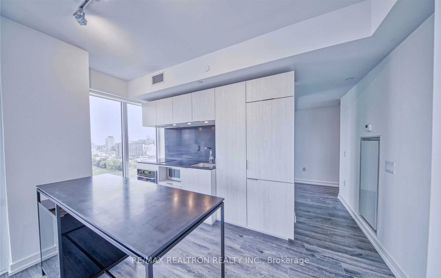 77 Shuter St E, #1910