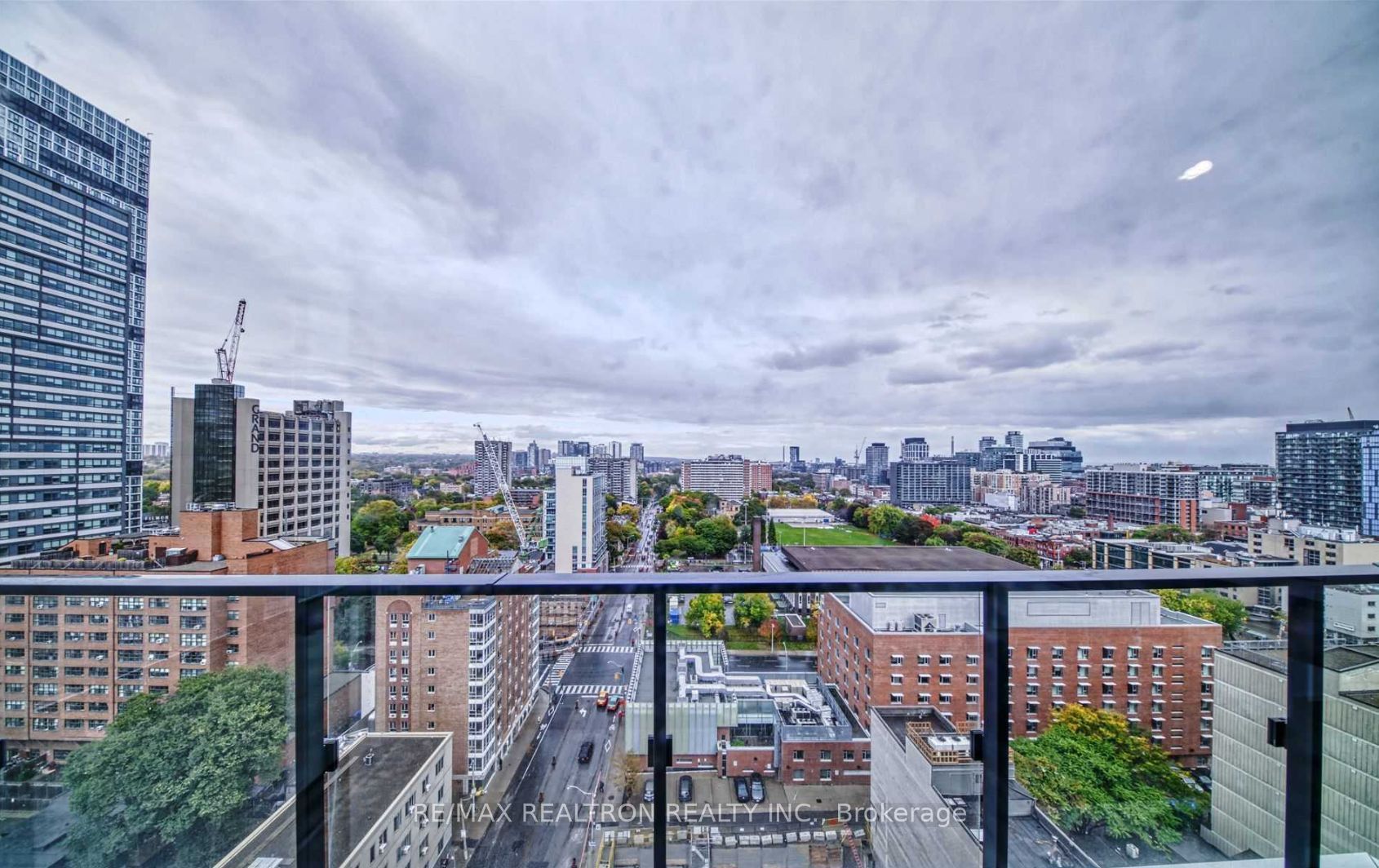 77 Shuter St E, #1910