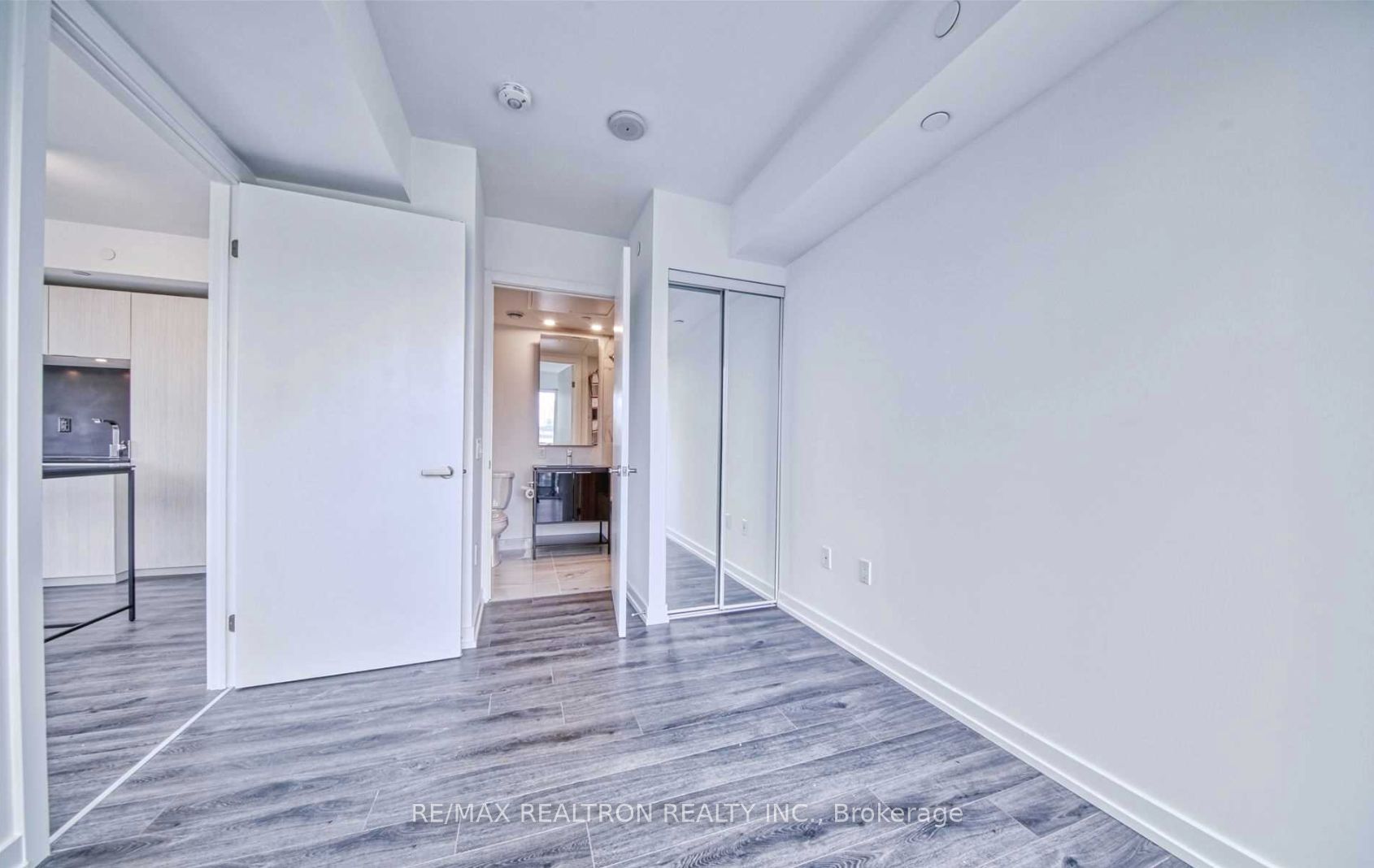 77 Shuter St E, #1910