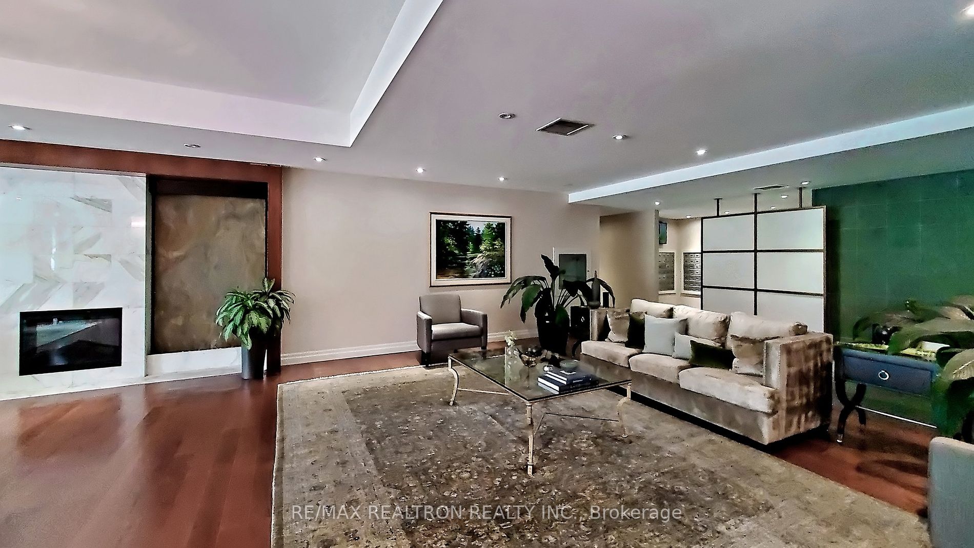 65 SPRING GARDEN Ave, #102