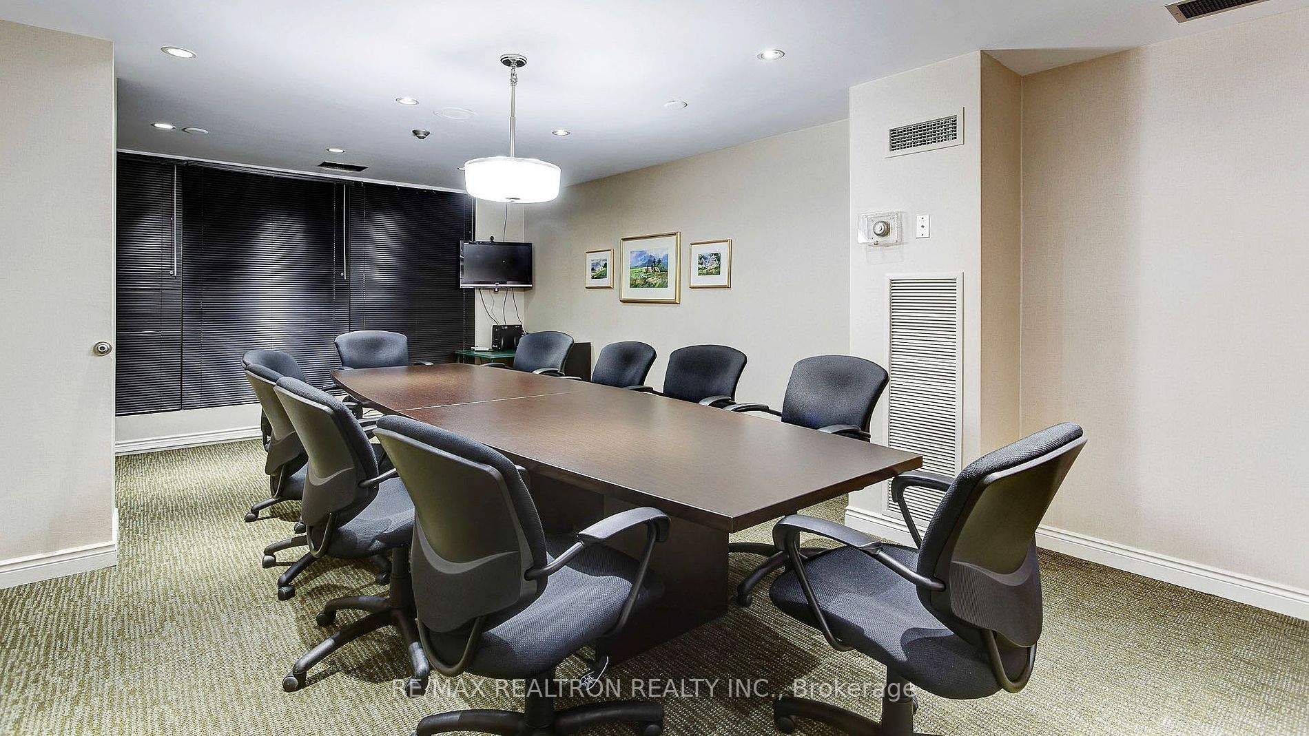 65 SPRING GARDEN Ave, #102