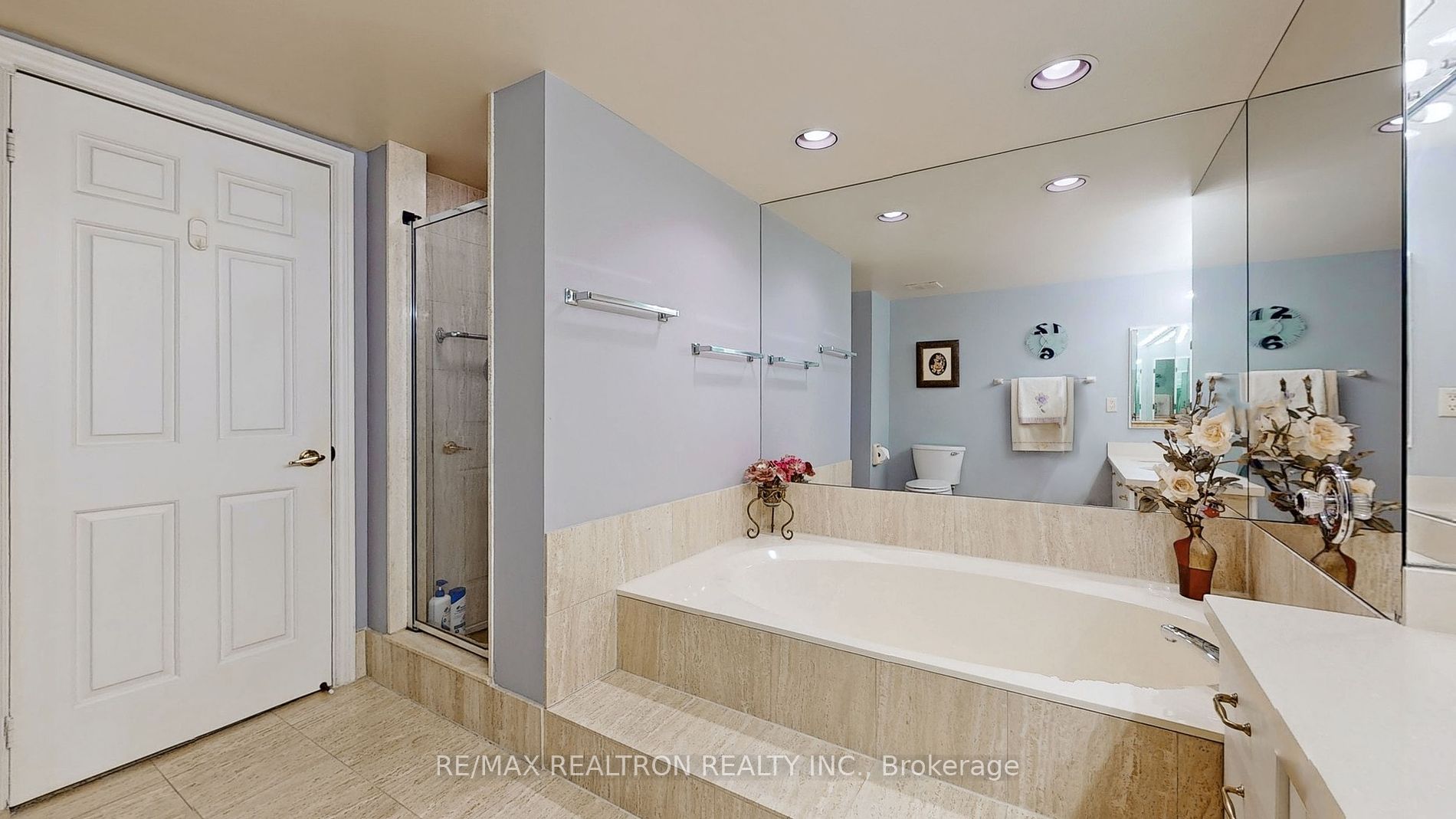65 SPRING GARDEN Ave, #102