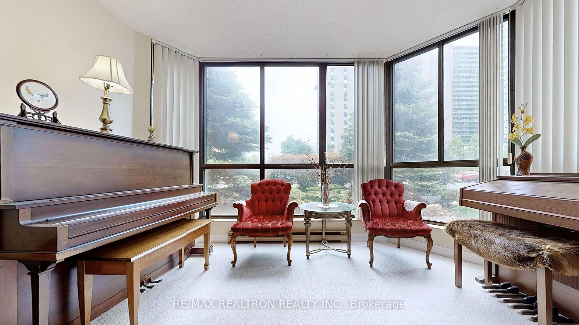 65 SPRING GARDEN Ave, #102