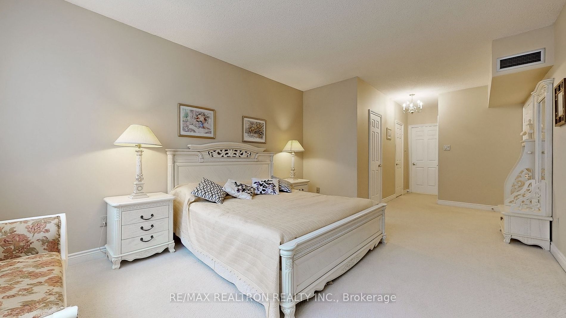 65 SPRING GARDEN Ave, #102