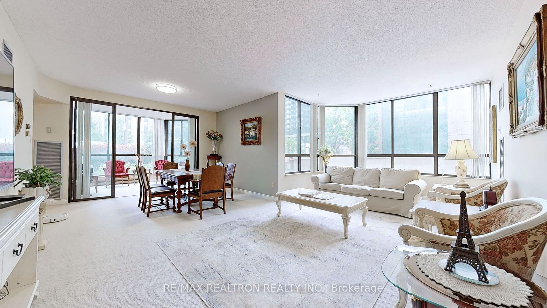65 SPRING GARDEN Ave, #102