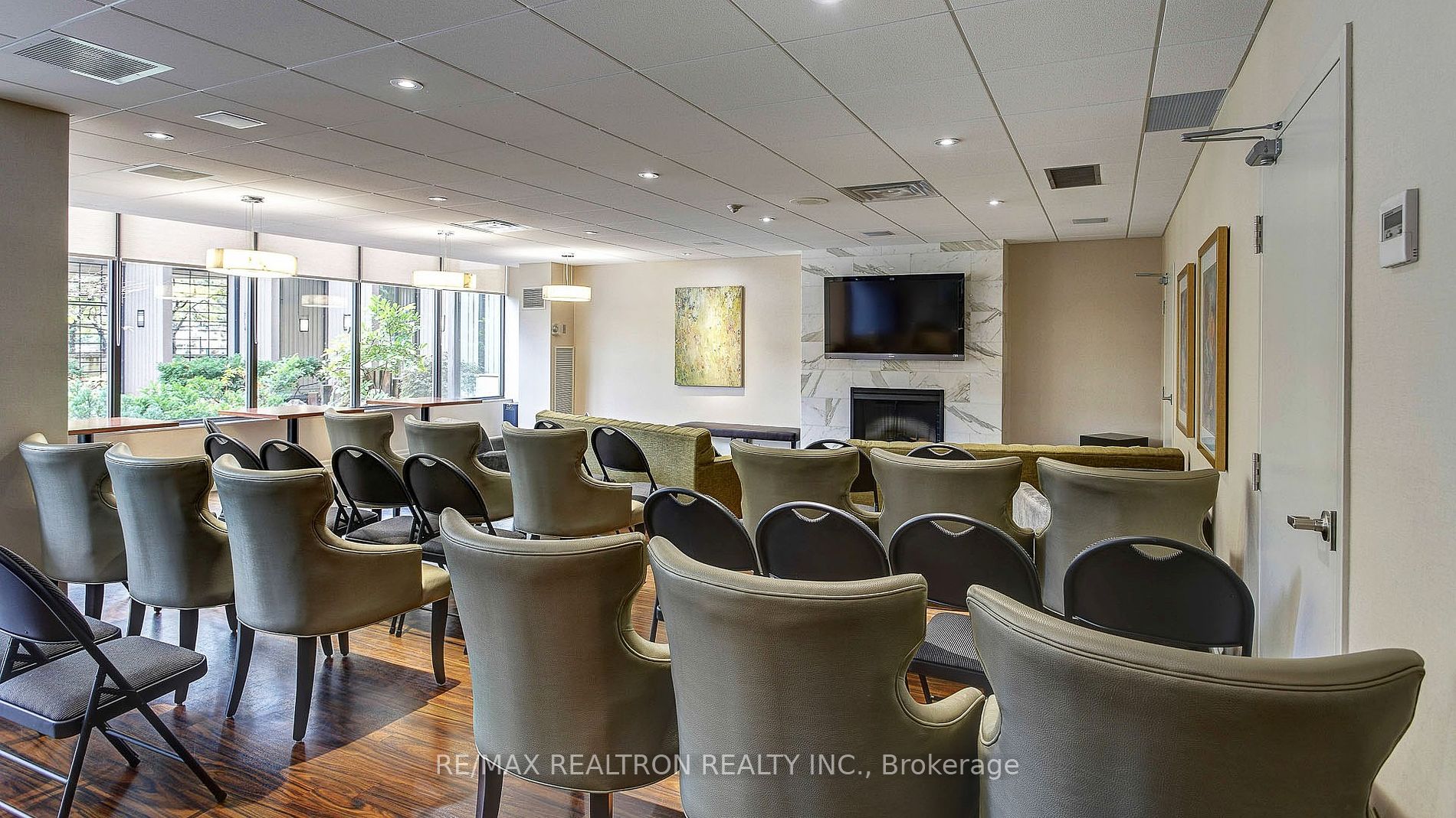 65 SPRING GARDEN Ave, #102