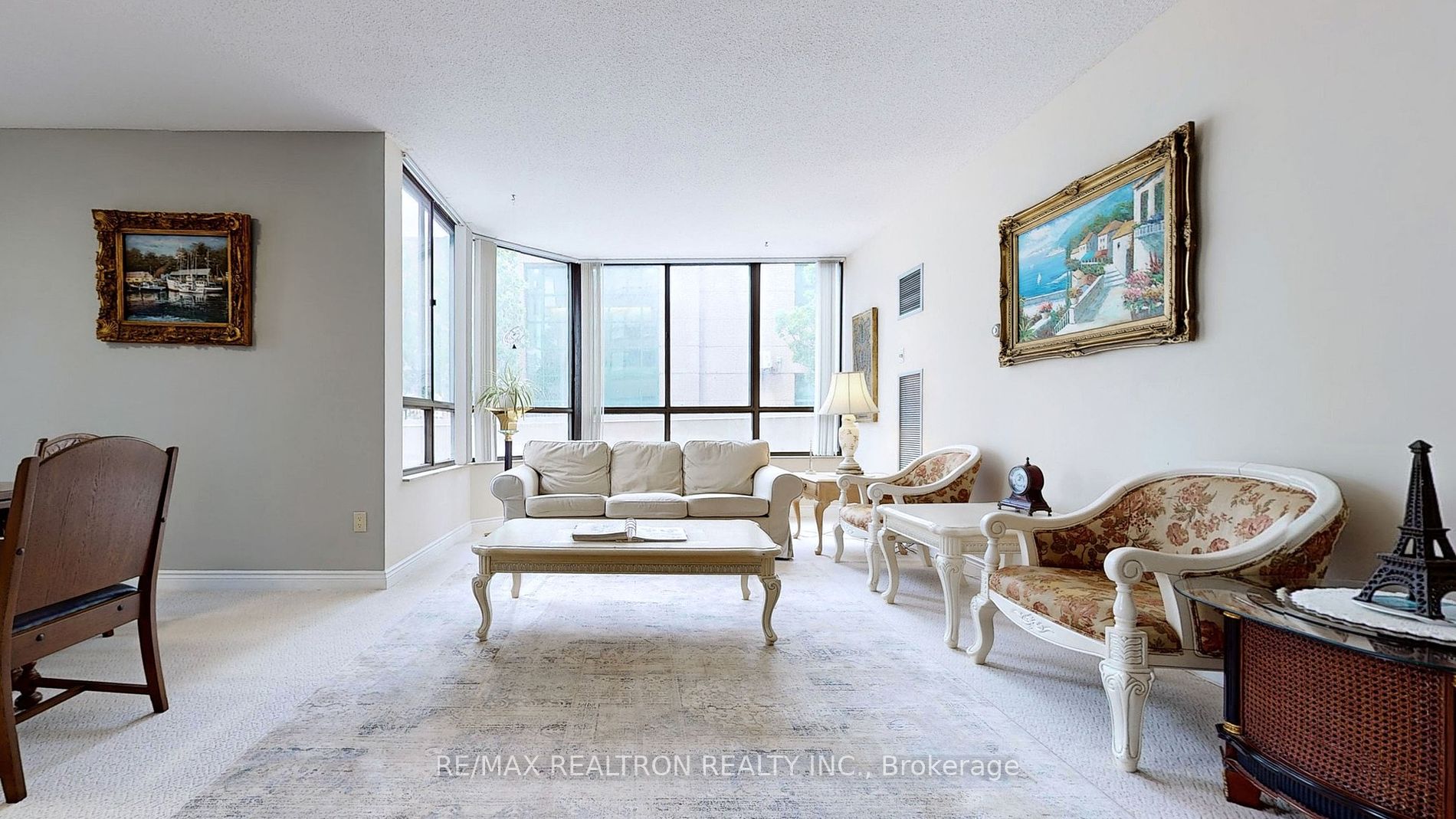 65 SPRING GARDEN Ave, #102