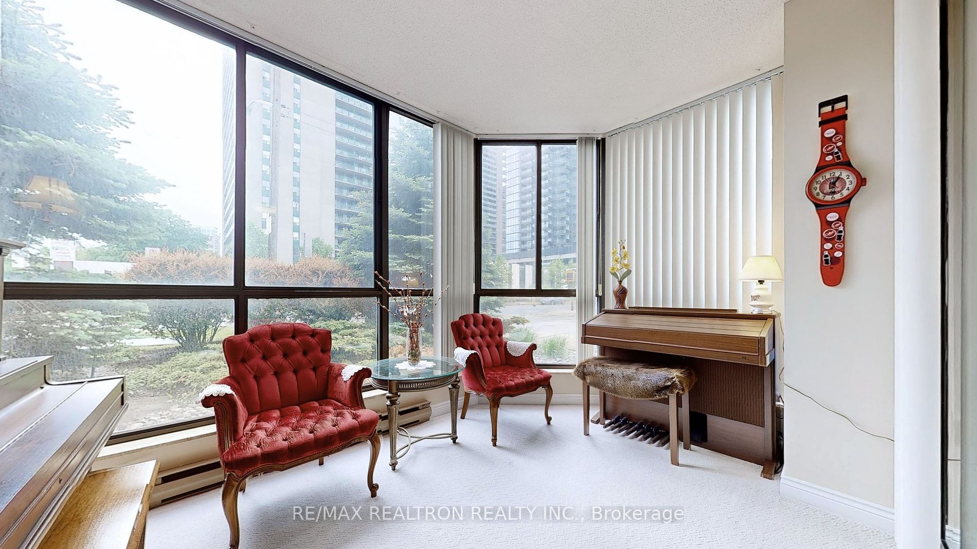 65 SPRING GARDEN Ave, #102