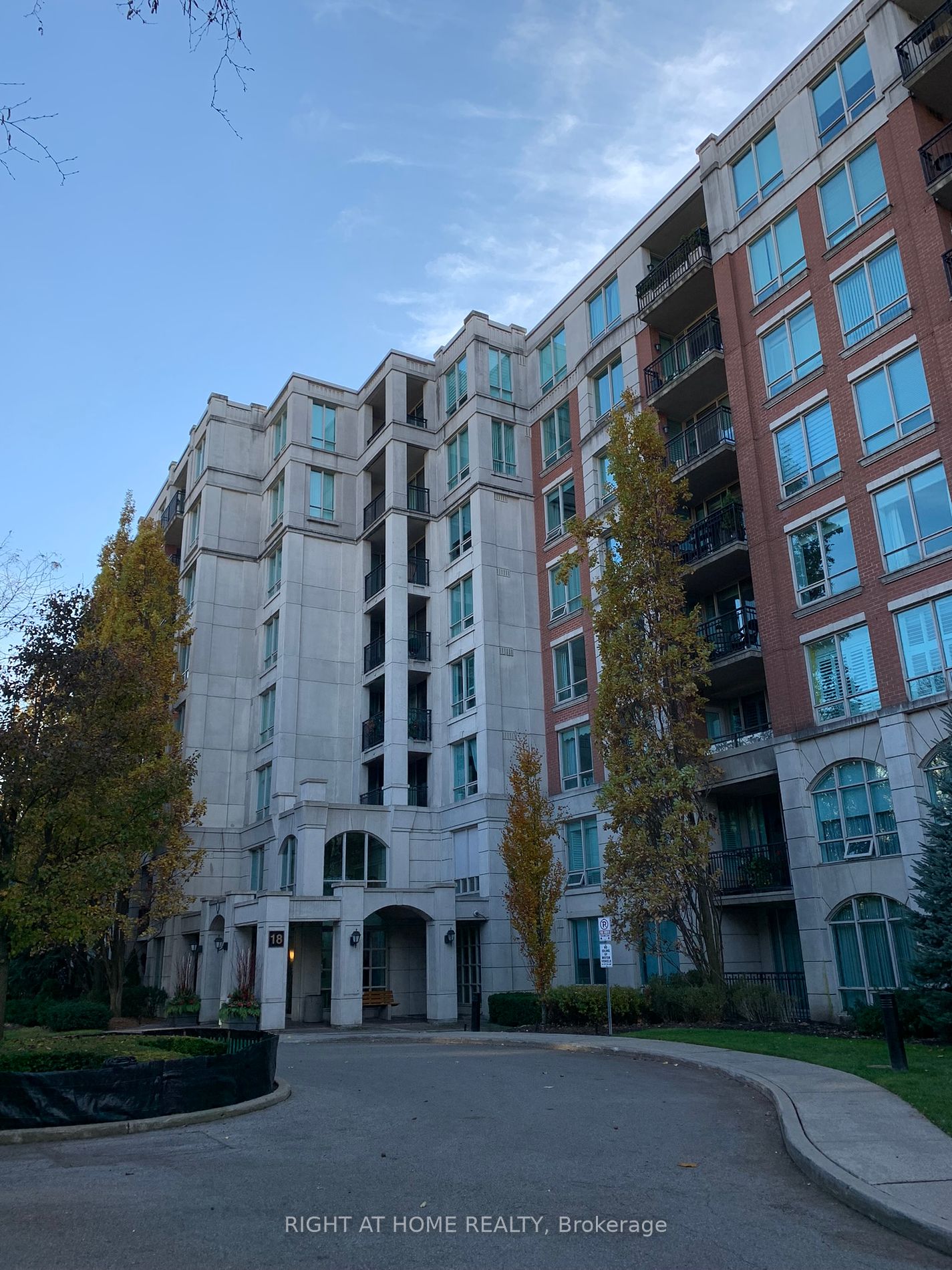 18 William Carson Crescent, #301