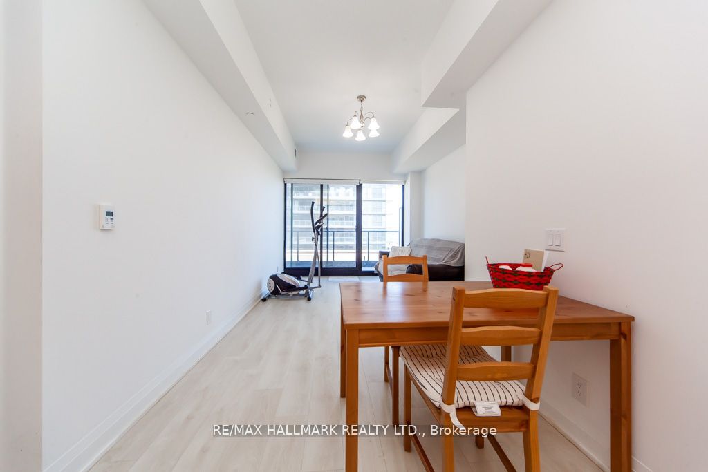 33 Frederick Todd Way #817