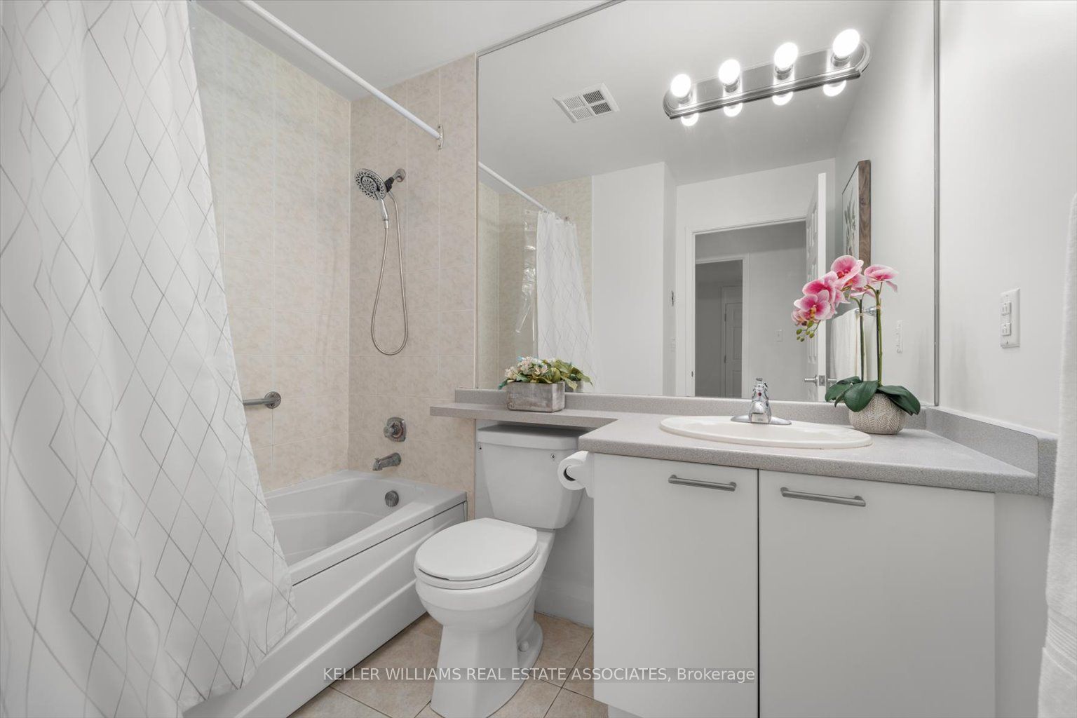8 Wellesley Street E, #203