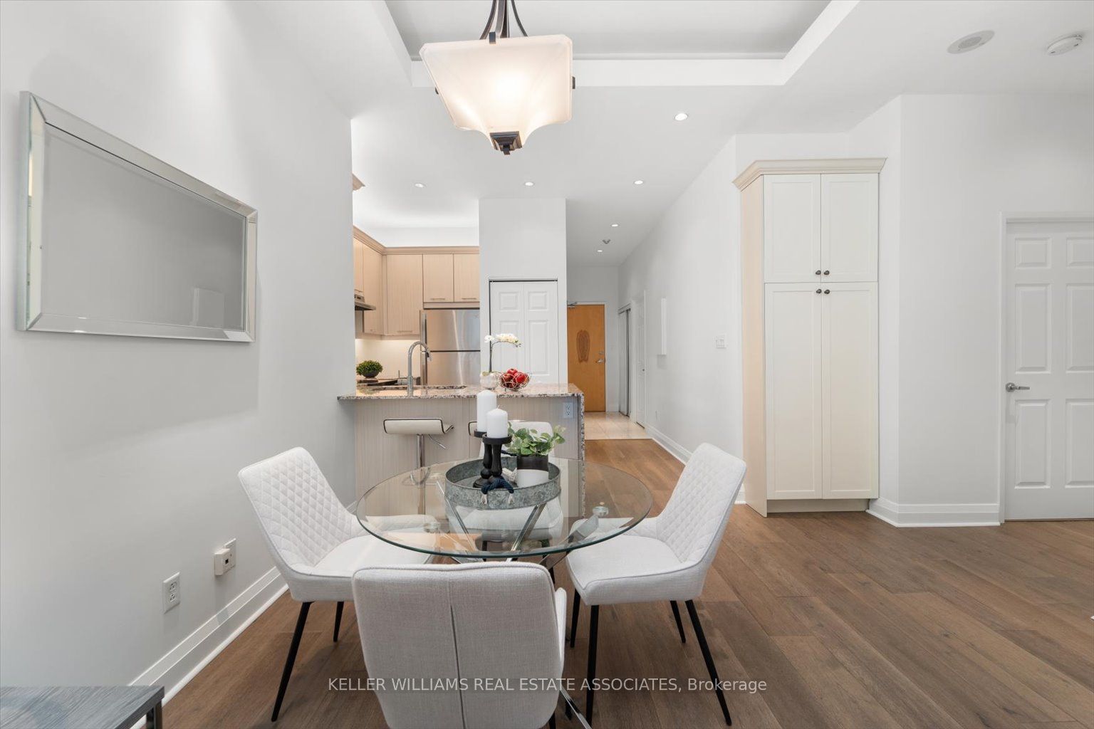 8 Wellesley Street E, #203