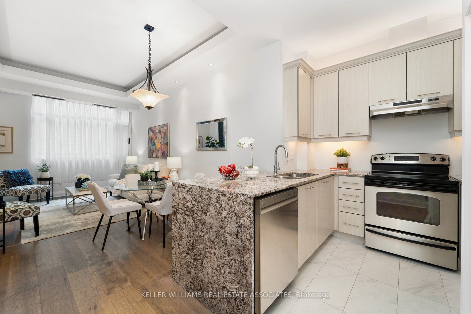 8 Wellesley Street E, #203