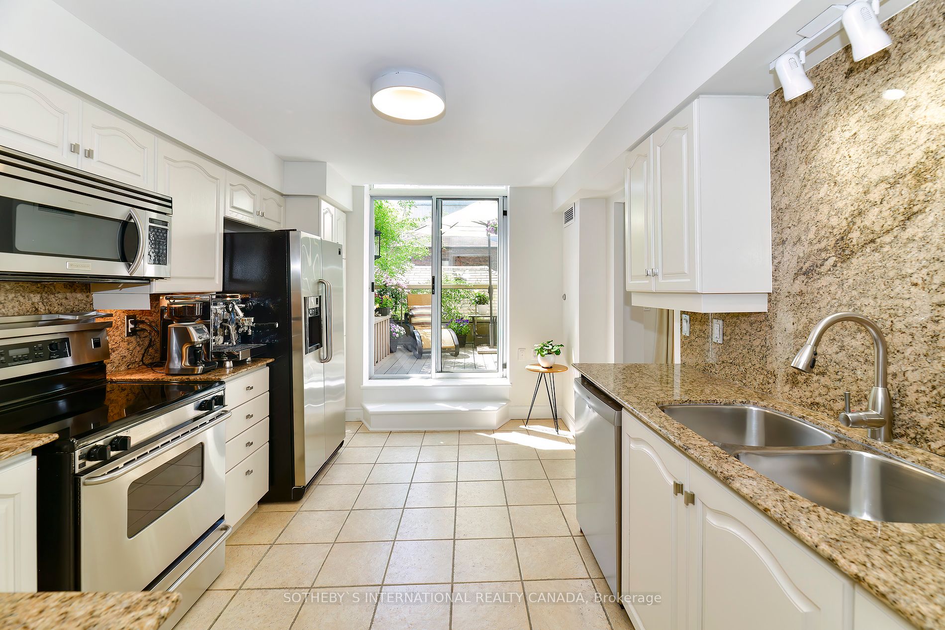 1750 Bayview Ave, #204