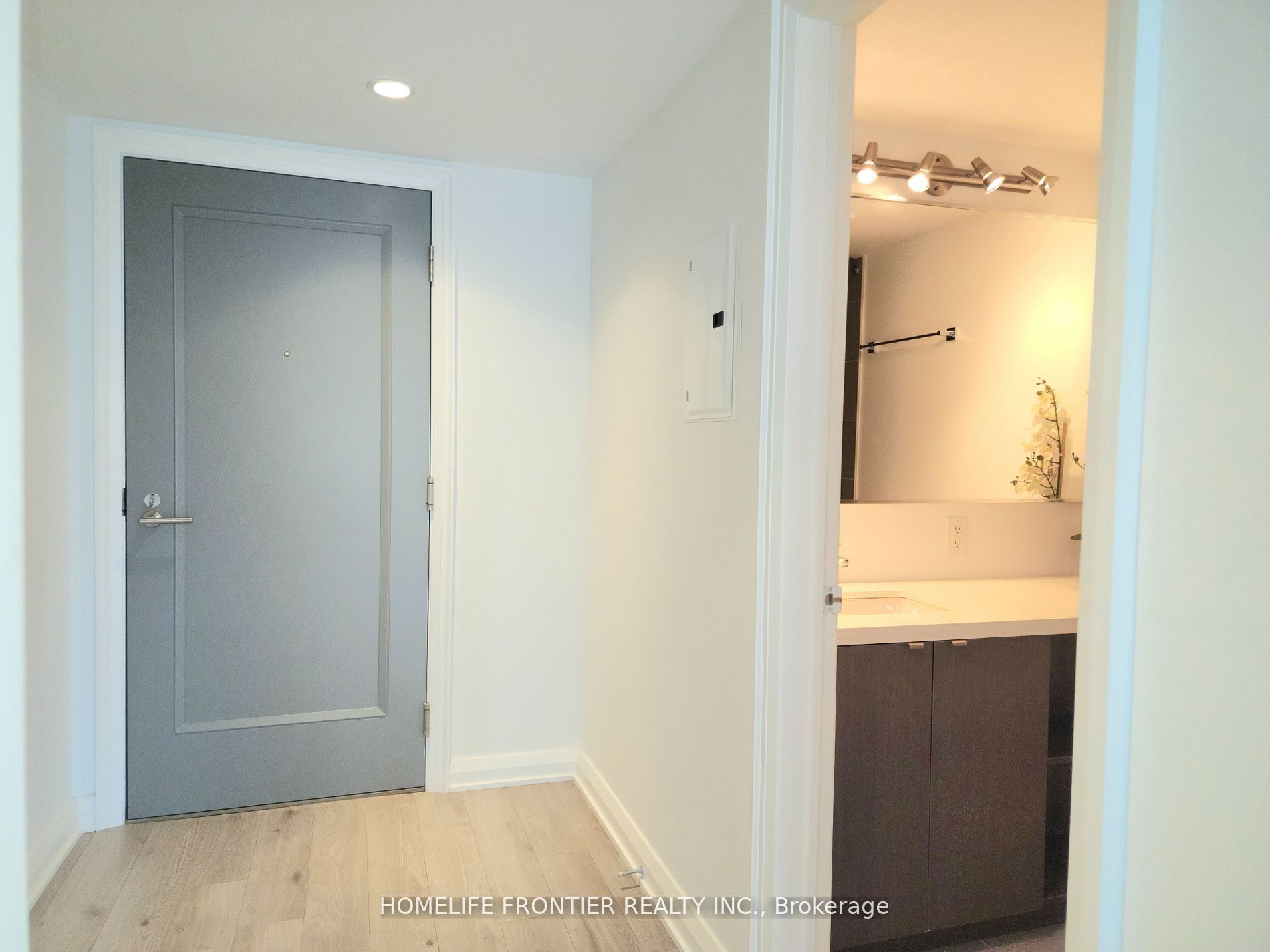 155 Yorkville Avenue, #1204