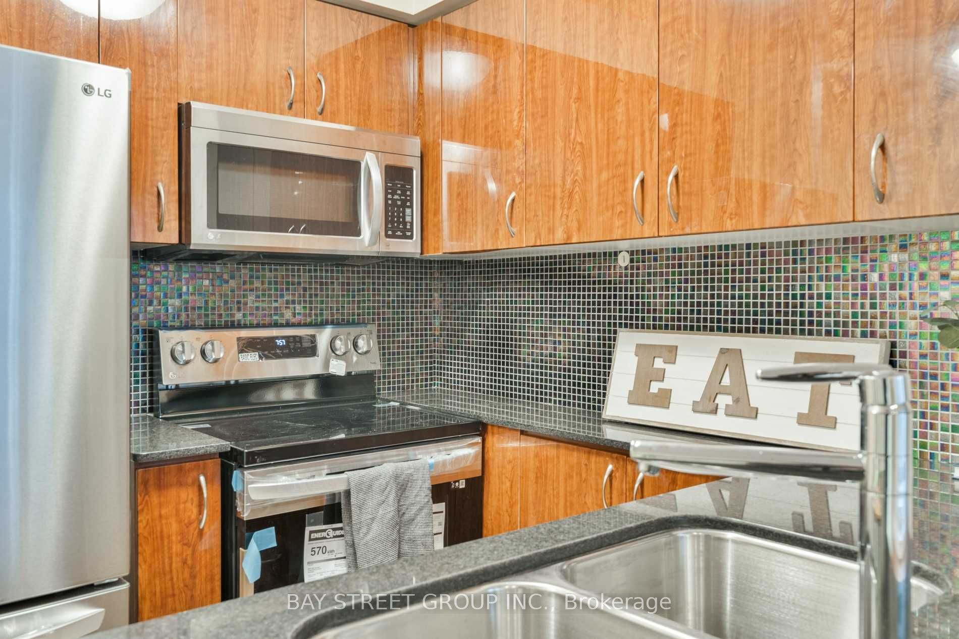 5793 Yonge Street, #605