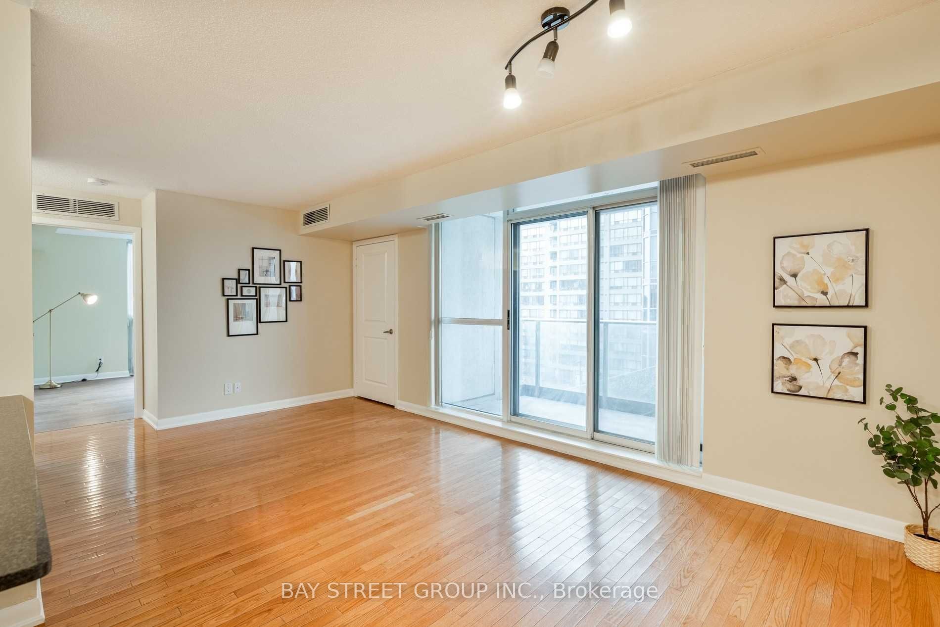 5793 Yonge Street, #605