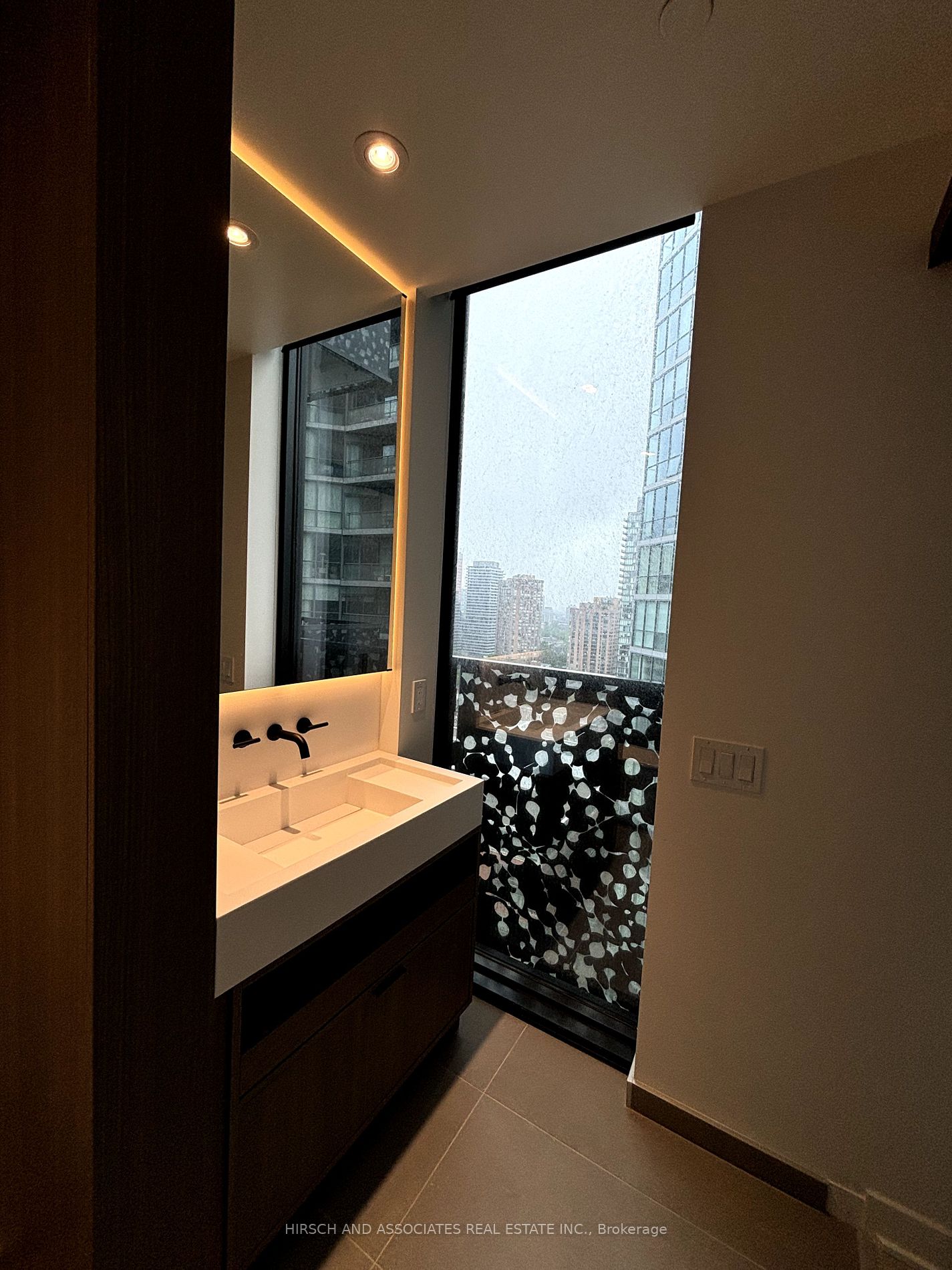 55 Charles Street E, #2006
