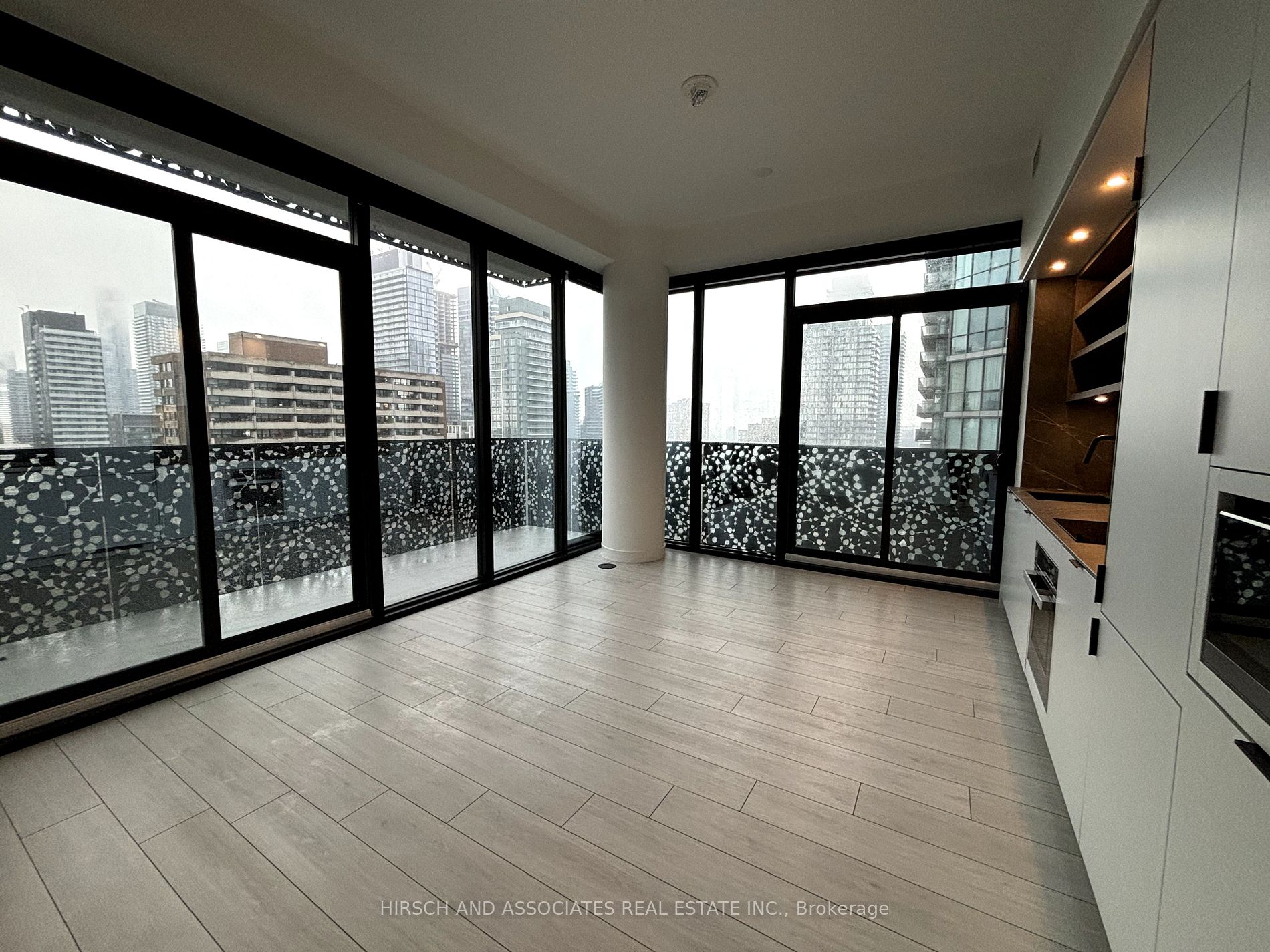55 Charles Street E, #2006