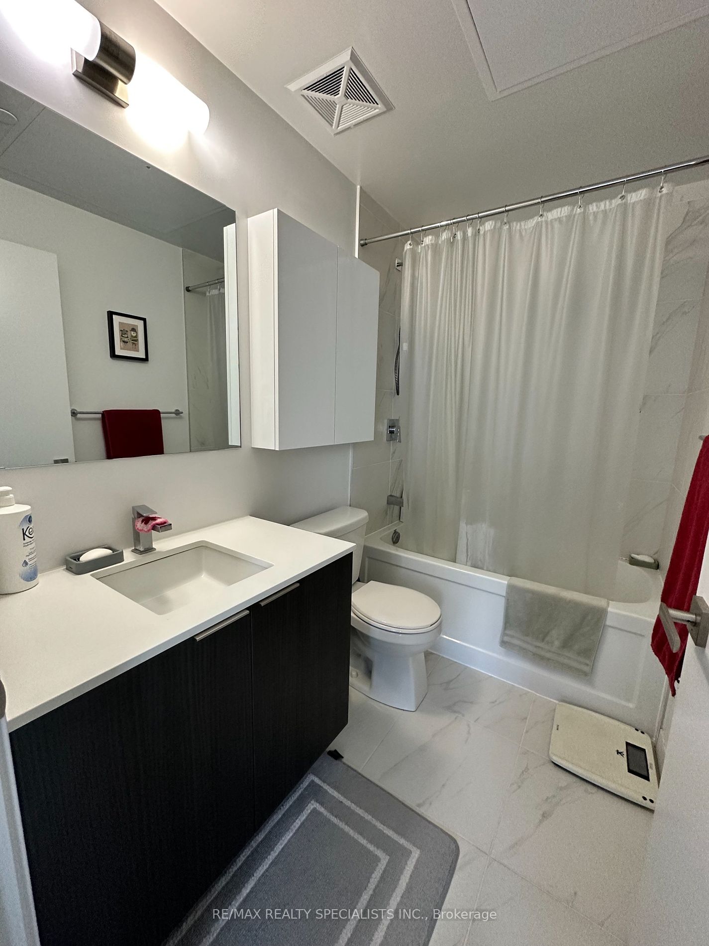 31 Tippett Rd, #1018