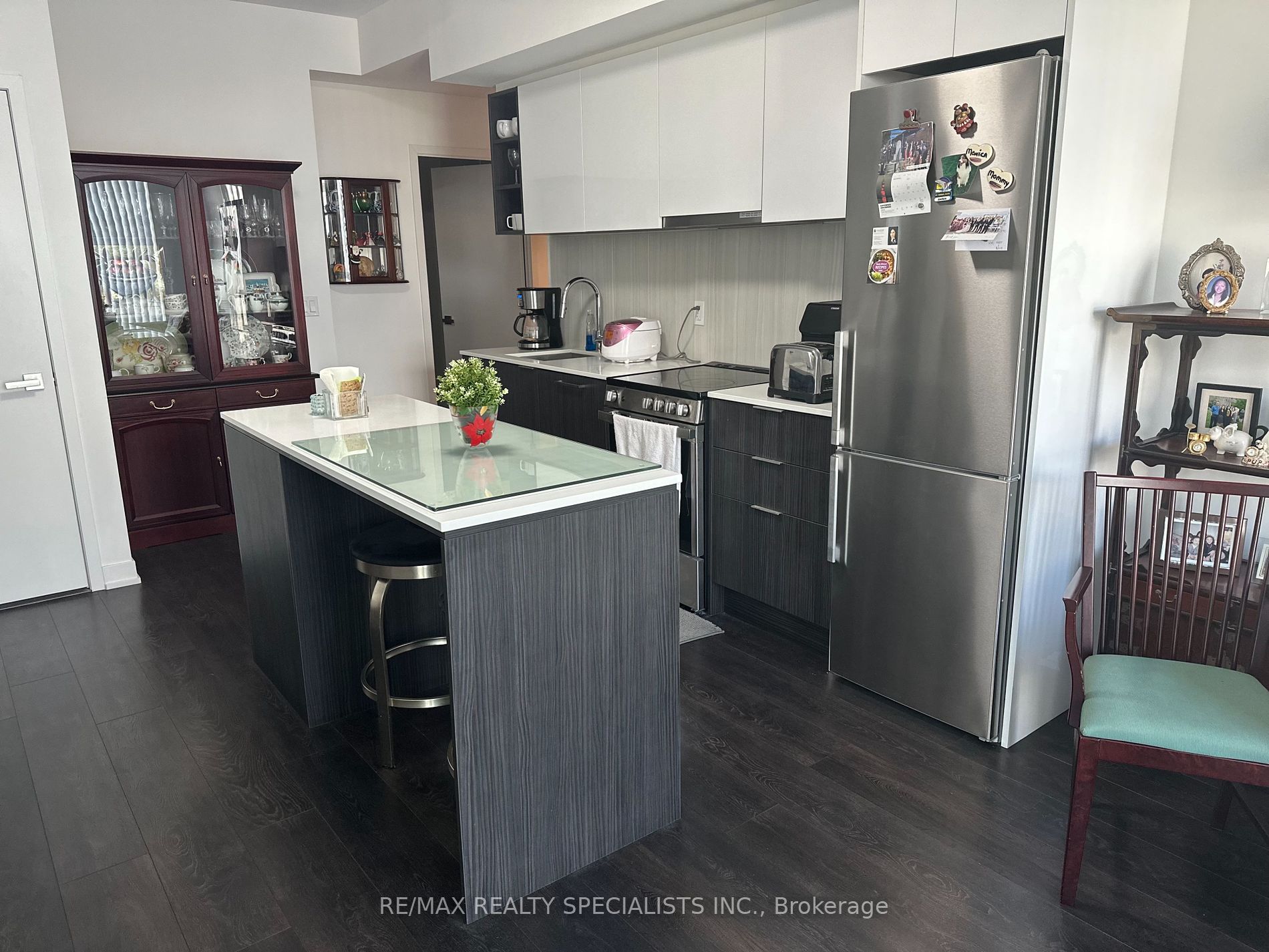 31 Tippett Rd, #1018