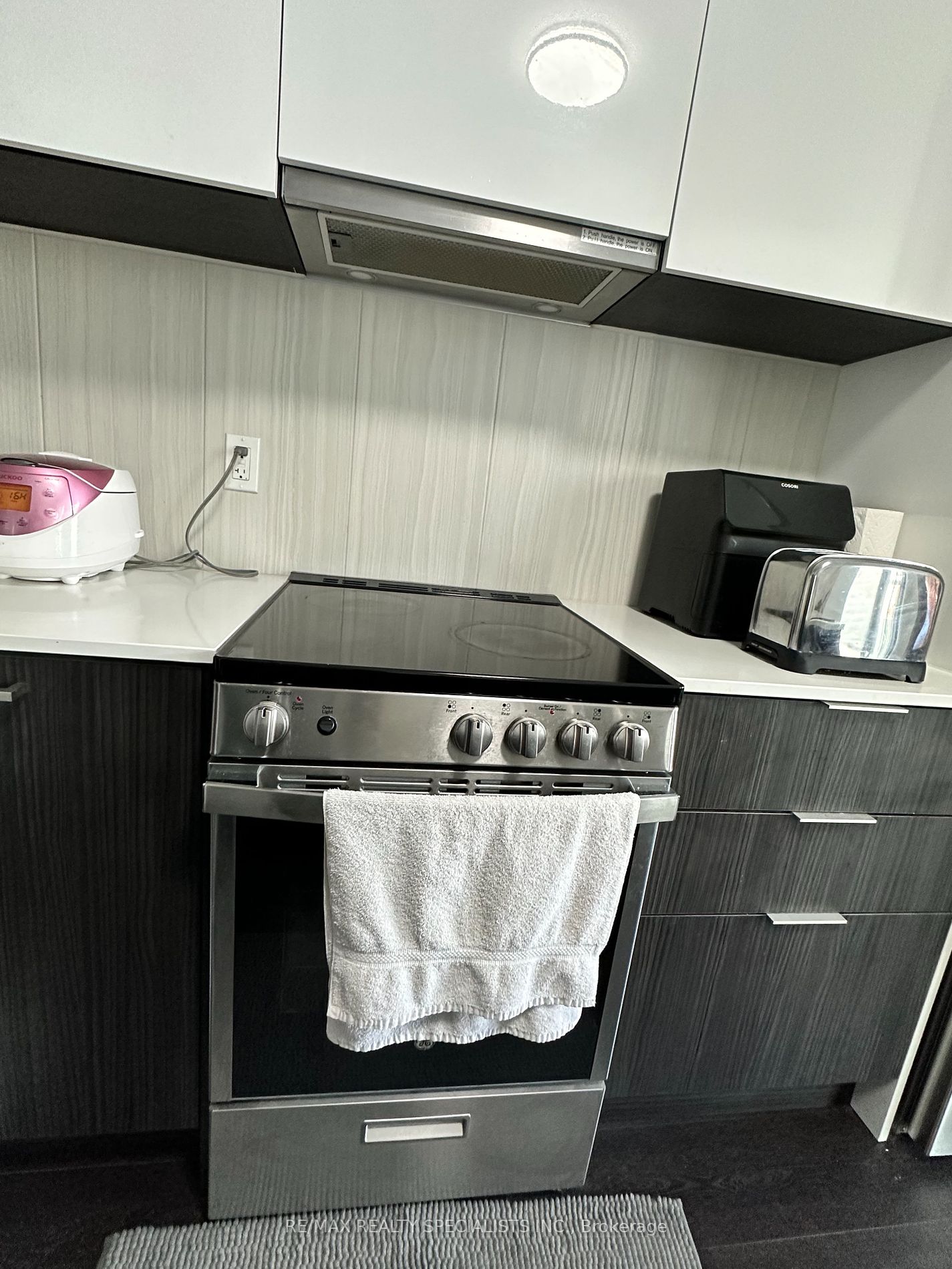 31 Tippett Rd, #1018